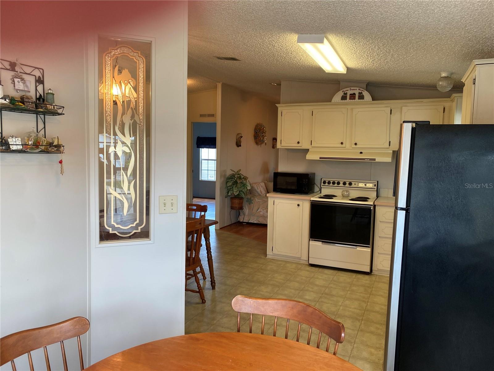 701 RIVERVIEW CIR — photo 3