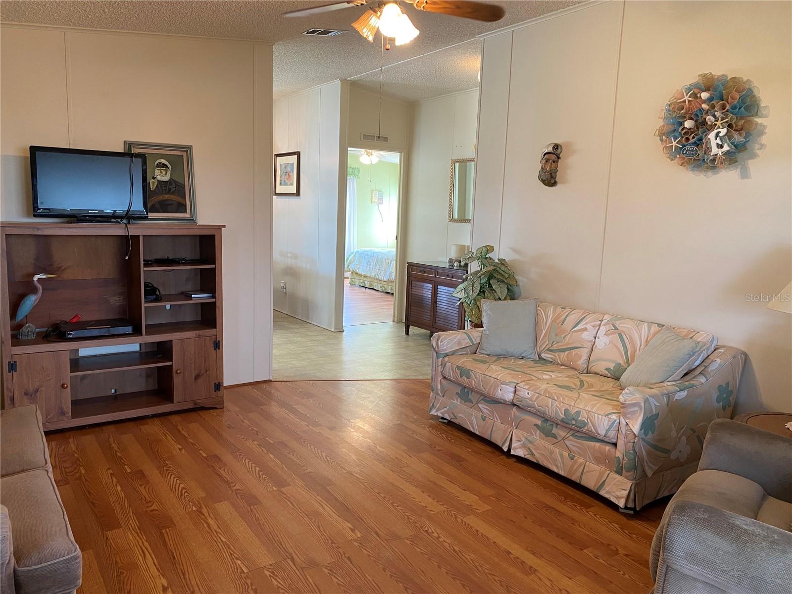 701 RIVERVIEW CIR — photo 13