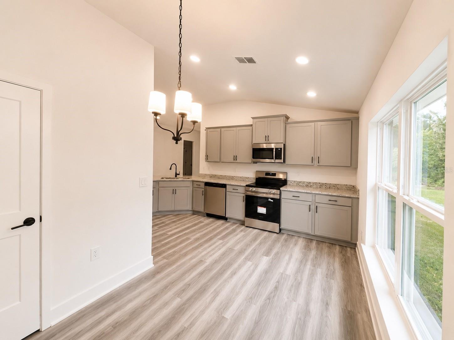 12984 KENT BRADLEY ST — photo 7
