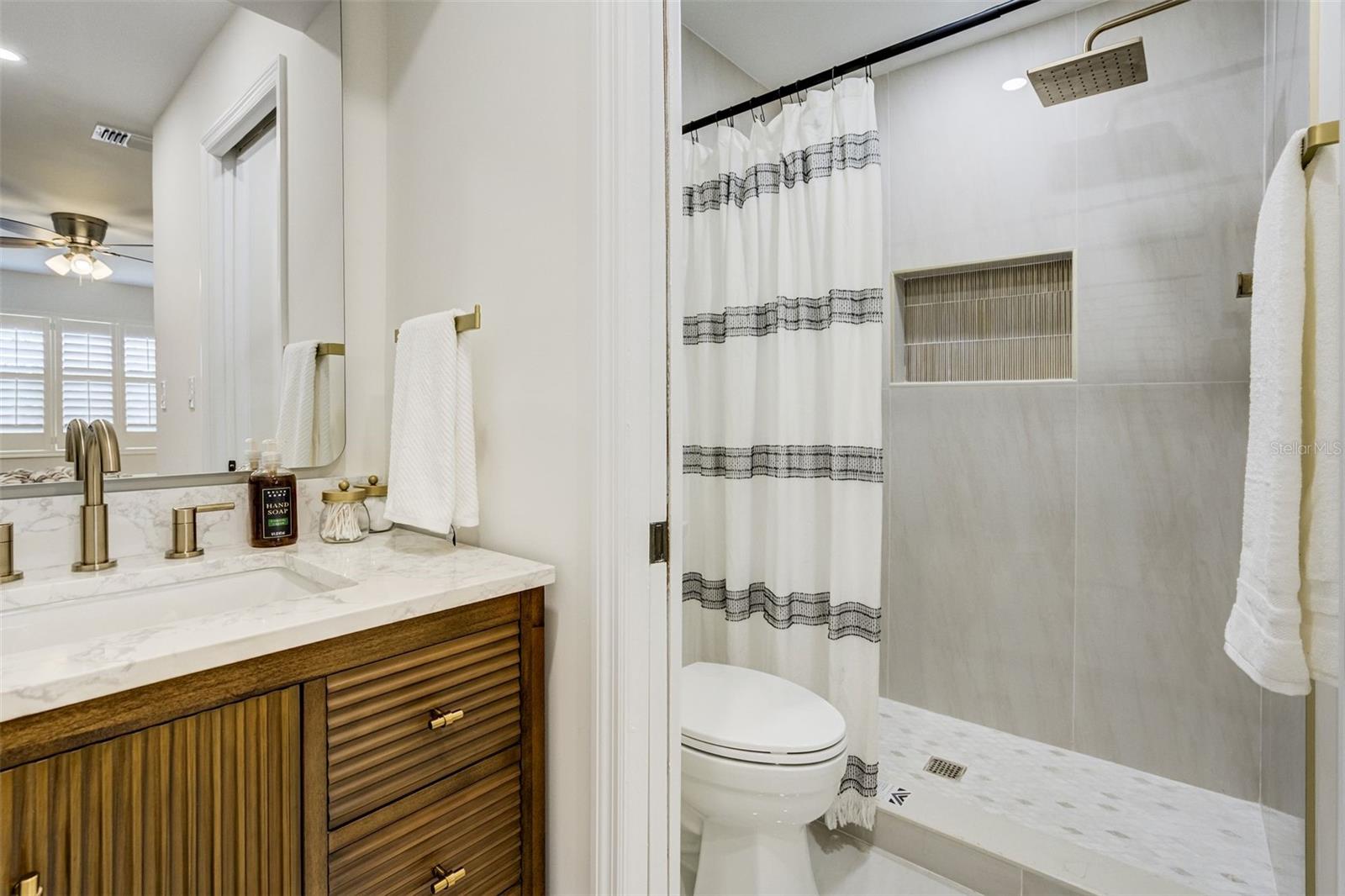 460 S PAULA DR #402 — photo 10