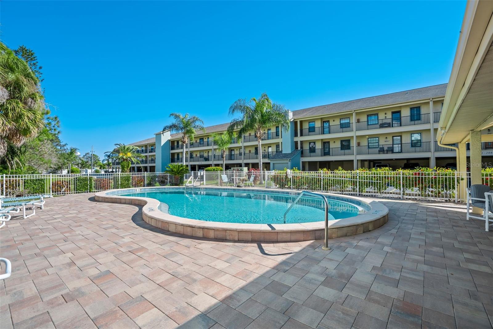 460 S PAULA DR #402 — photo 16