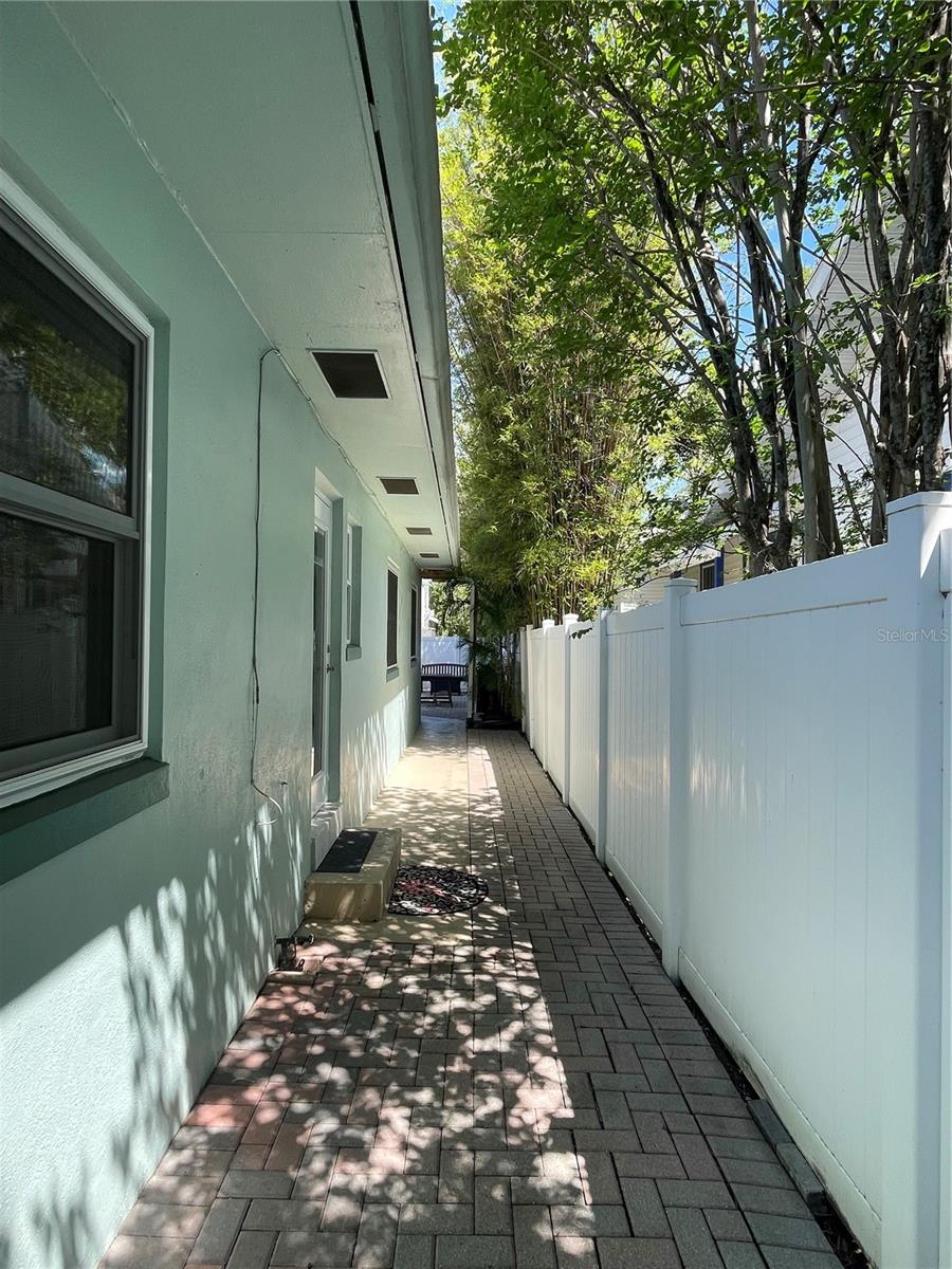 807 26TH AVE N — photo 22