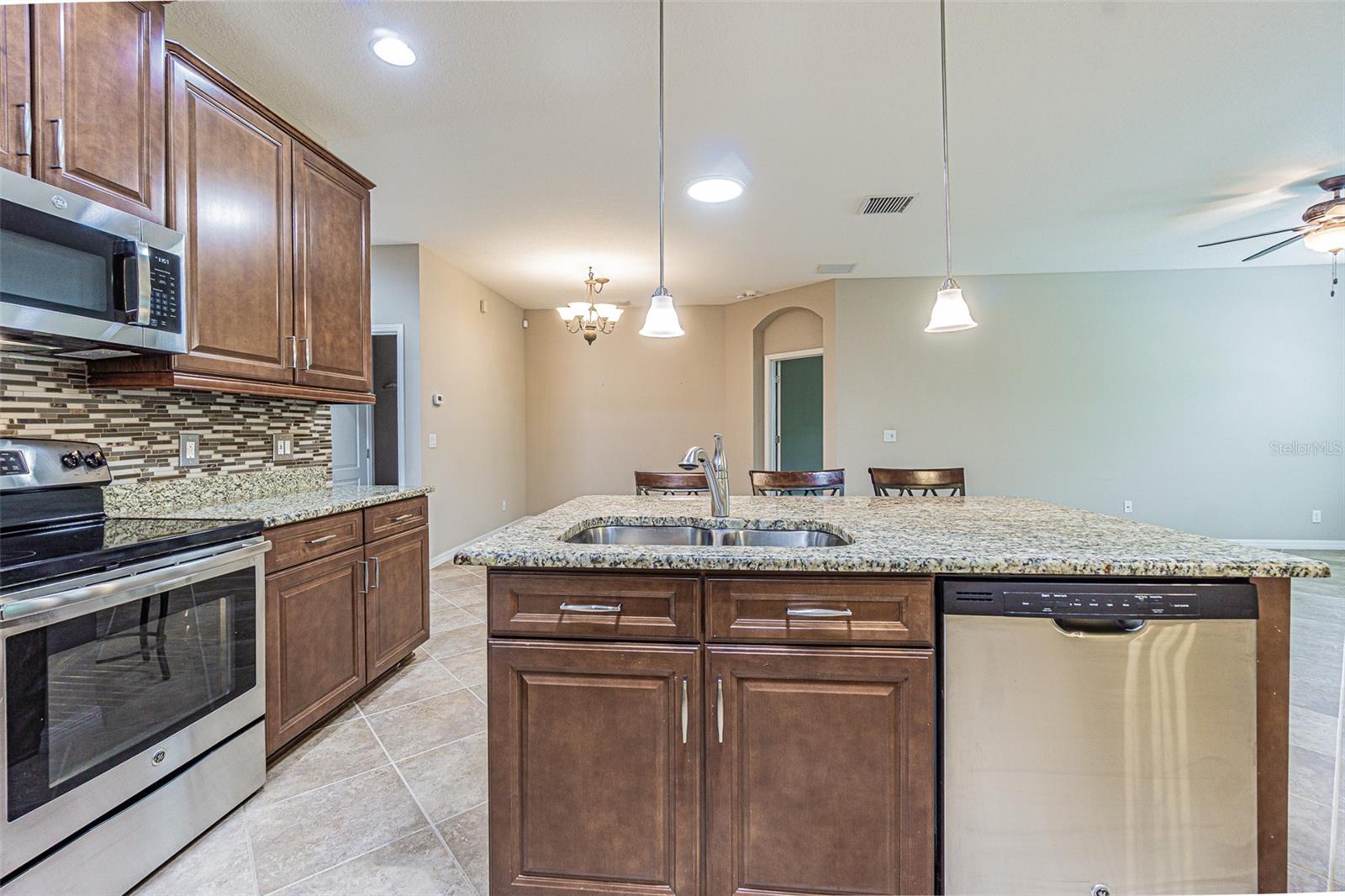 9936 GAP WEDGE DR — photo 8