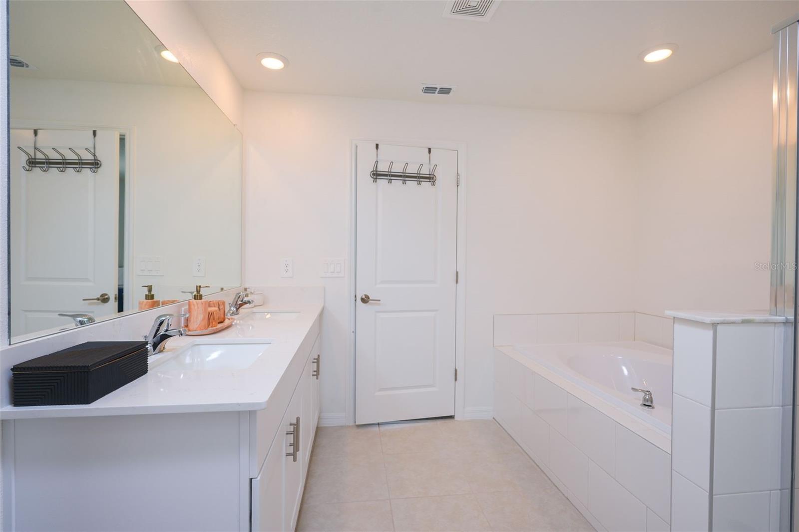 10059 TRUMPET HONEYSUCKLE WAY — photo 39
