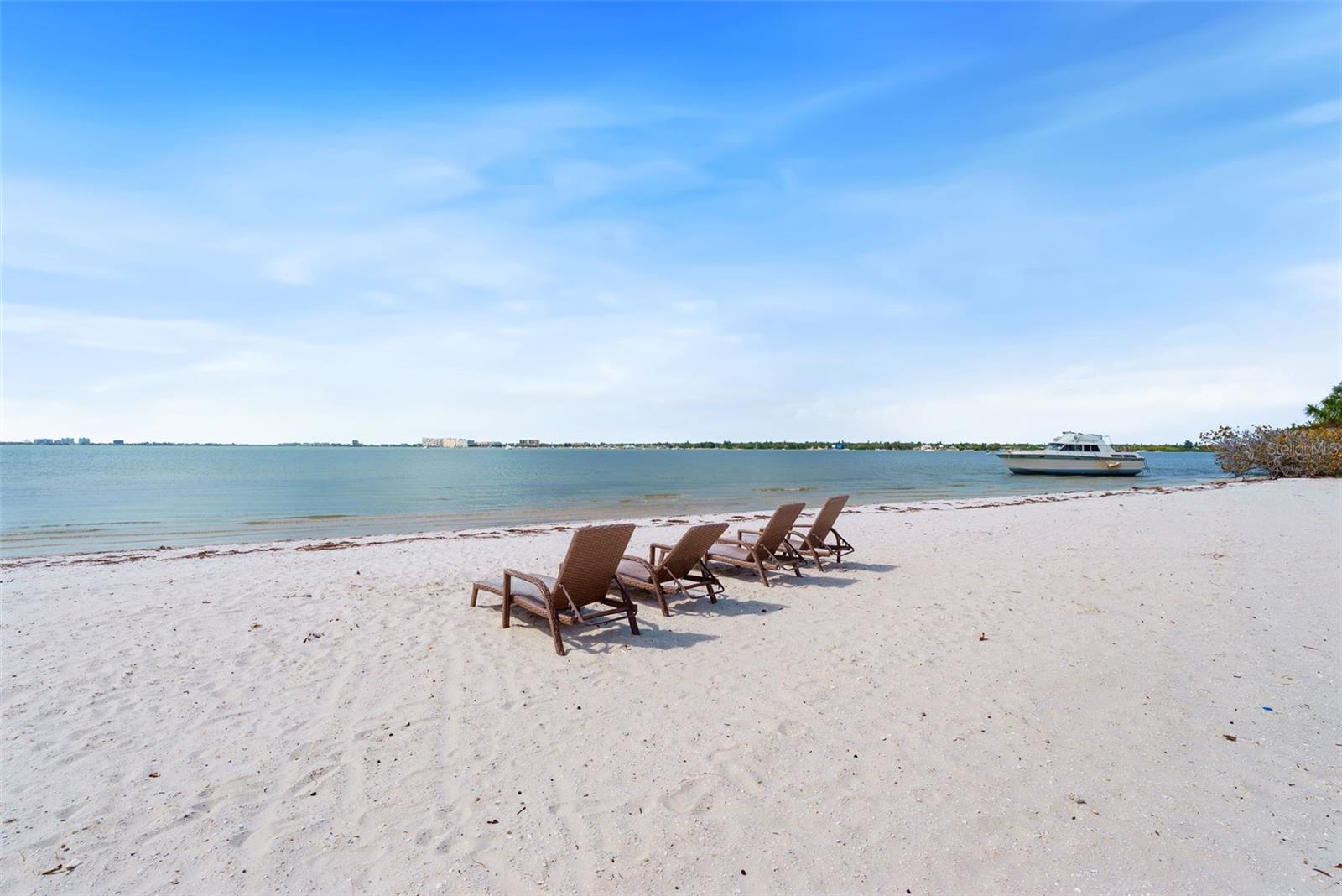 4780 DOLPHIN CAY LN S #109 — photo 33