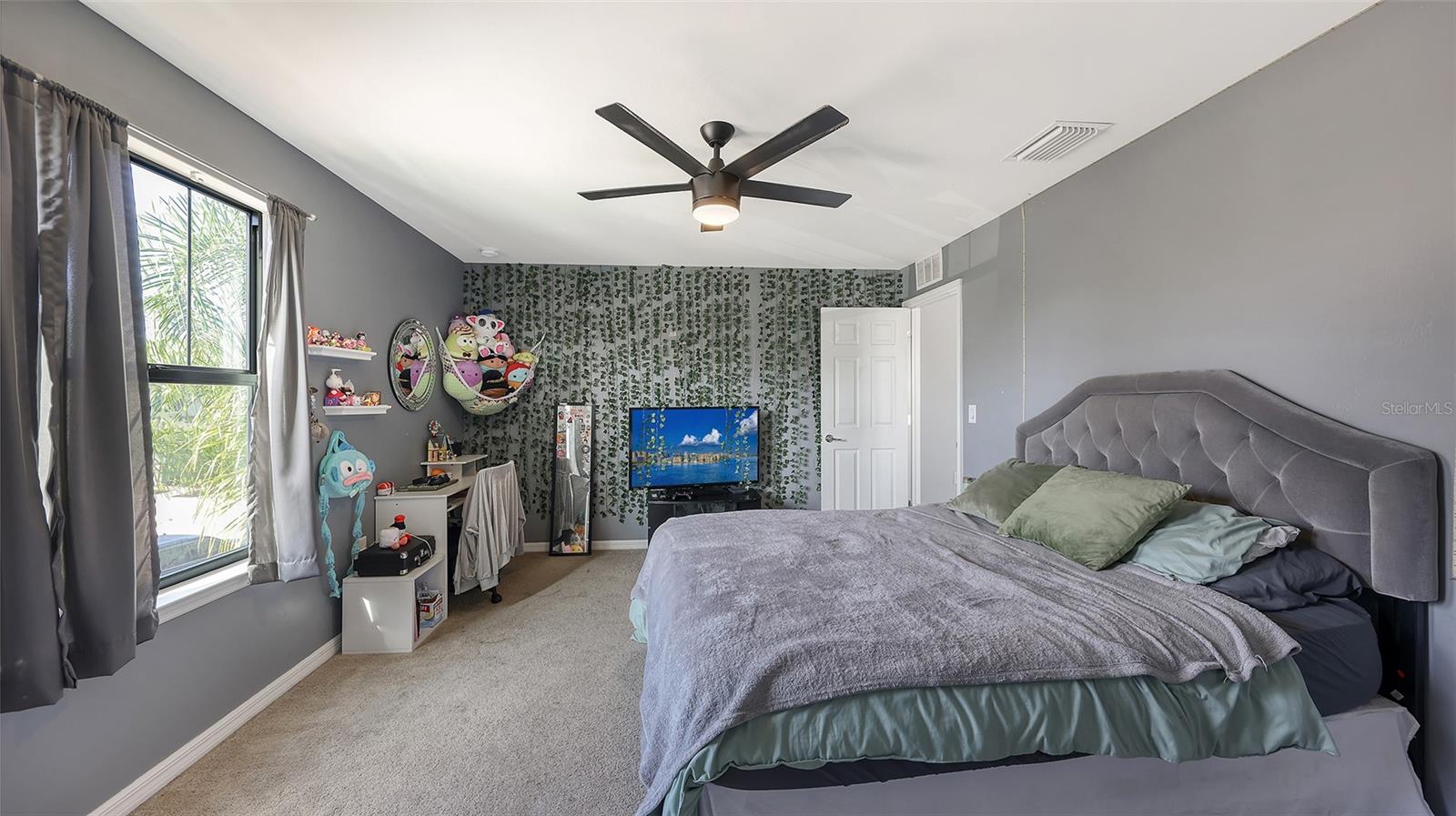 2446 CARNATION CT — photo 35
