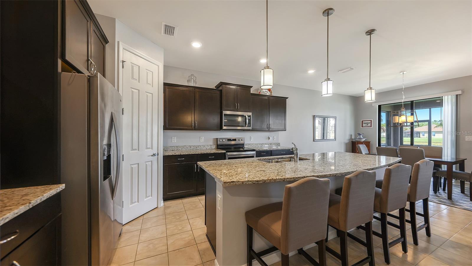 2446 CARNATION CT — photo 18