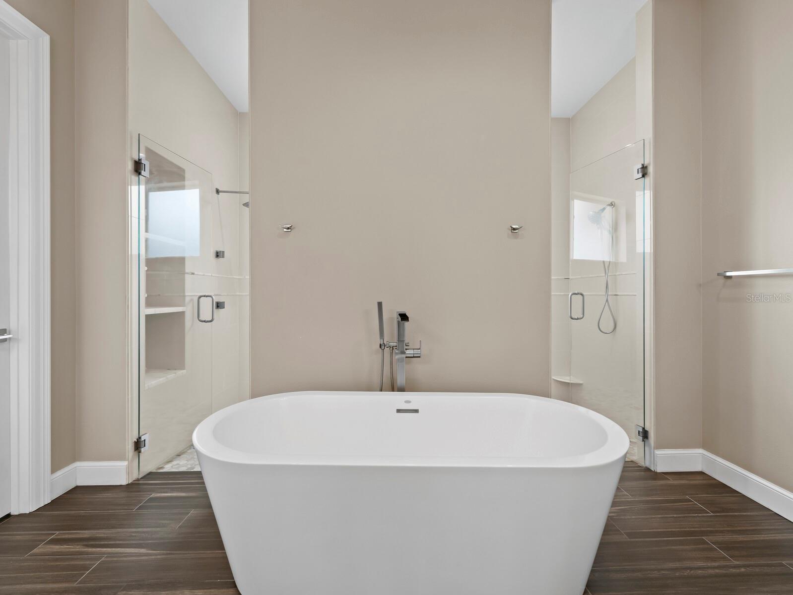 5618 BRITANNIA DR — photo 29