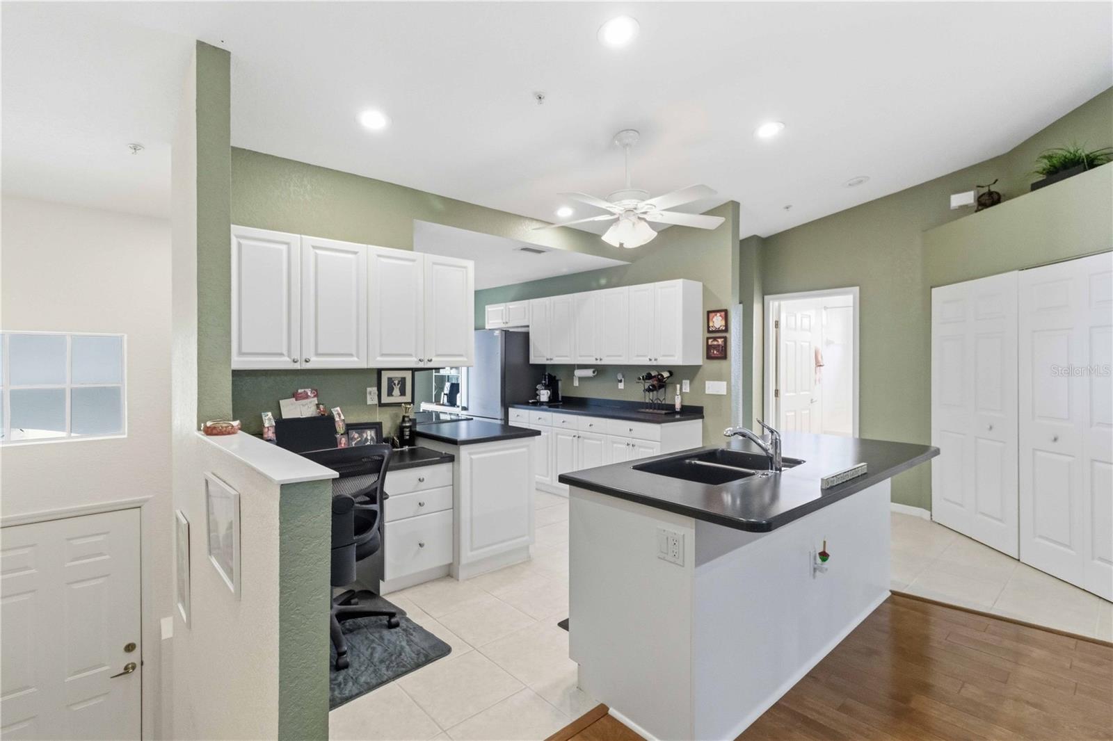 7532 MARSH ORCHID CIR #201 — photo 9