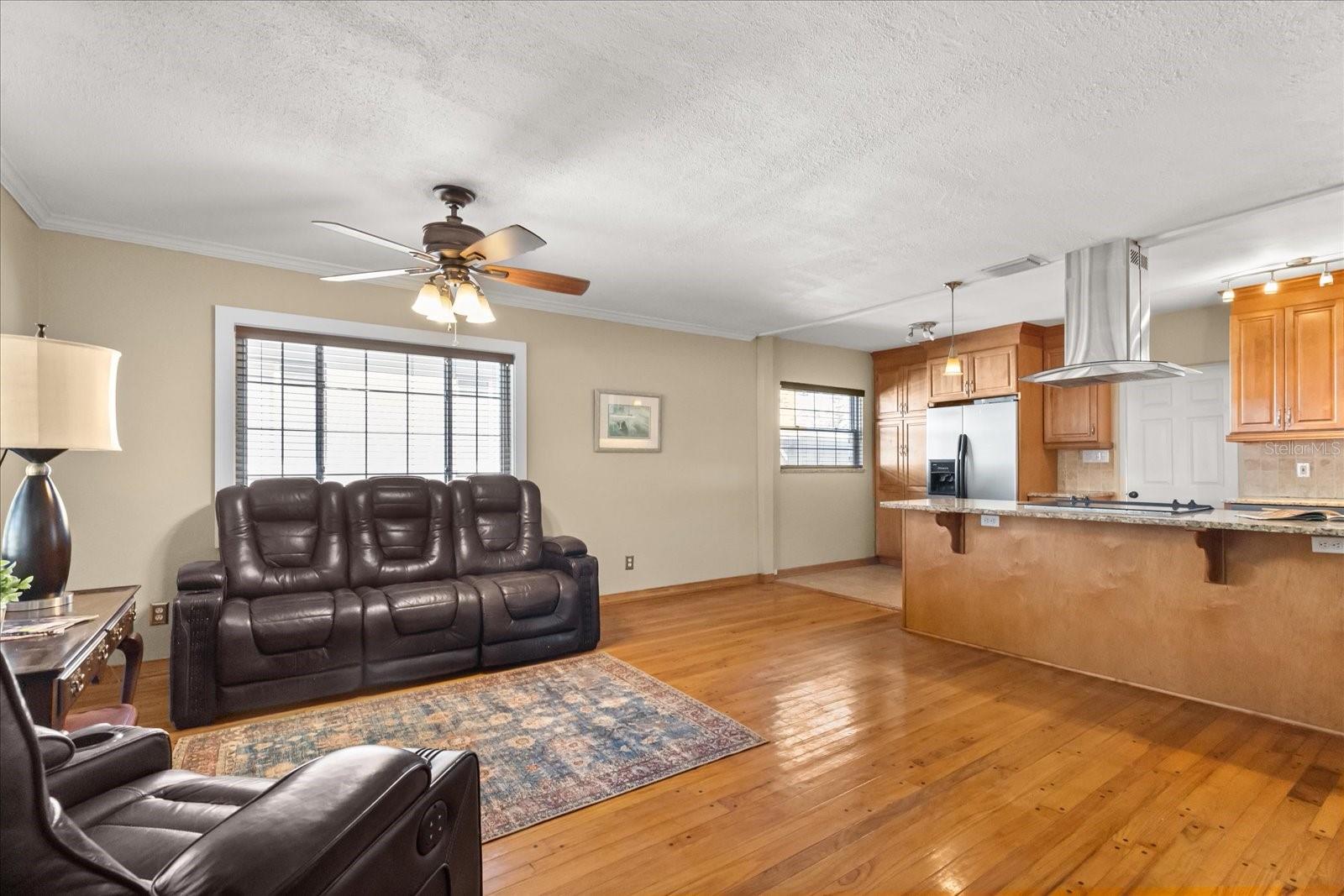 4237 DR MARTIN LUTHER KING JR ST N — photo 4