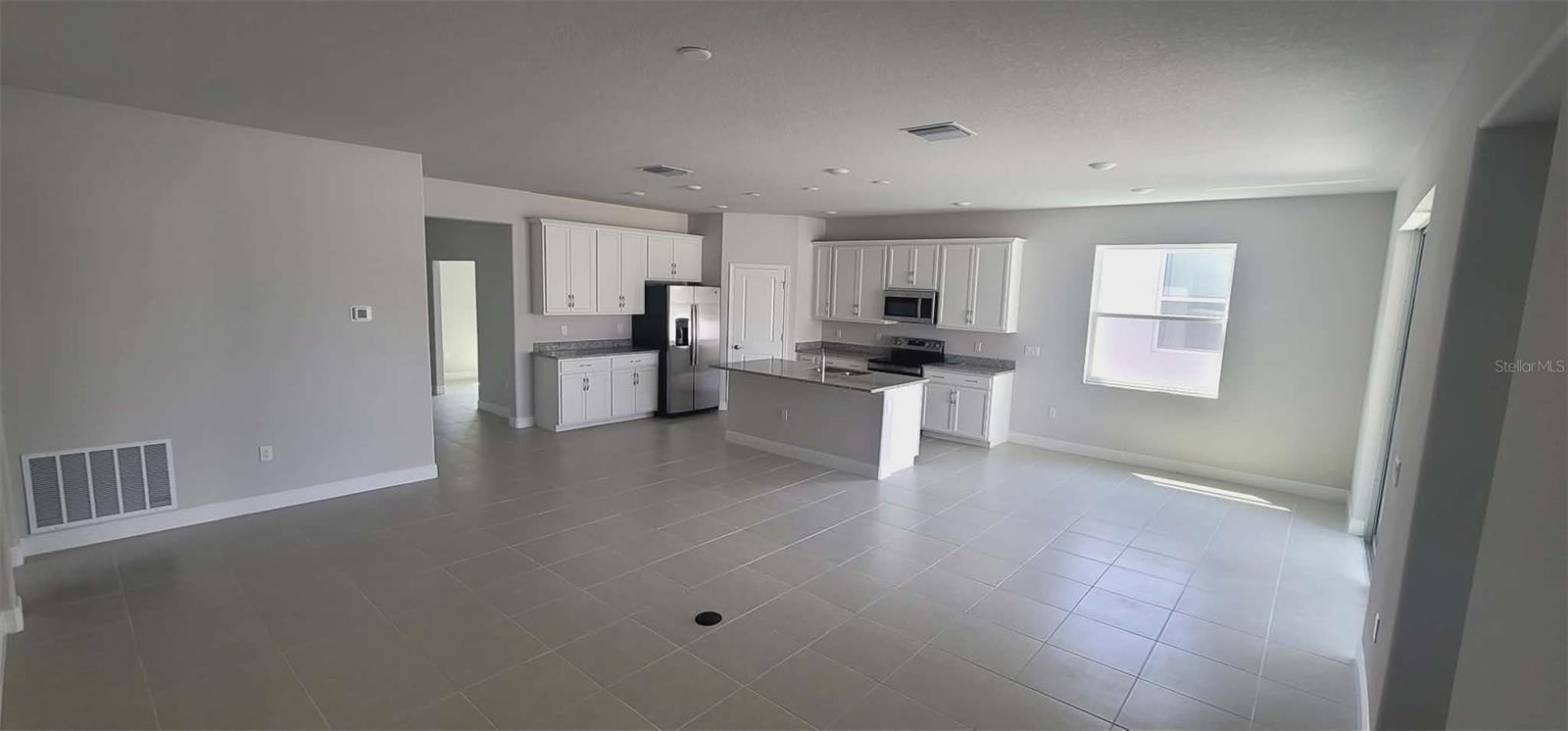 9273 HIGHLAND HILLS DR — photo 2