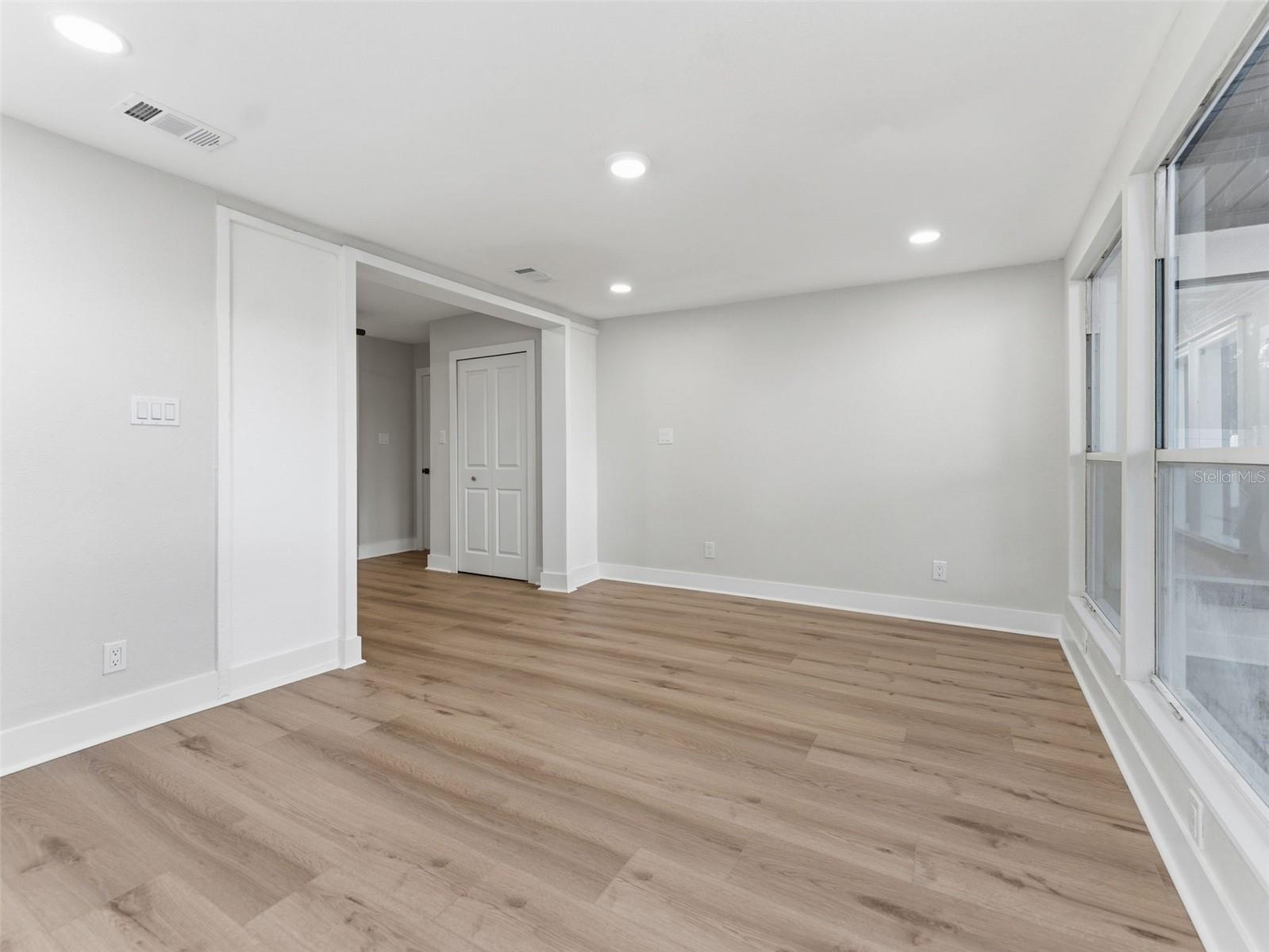 1714 W SAINT ISABEL ST — photo 28