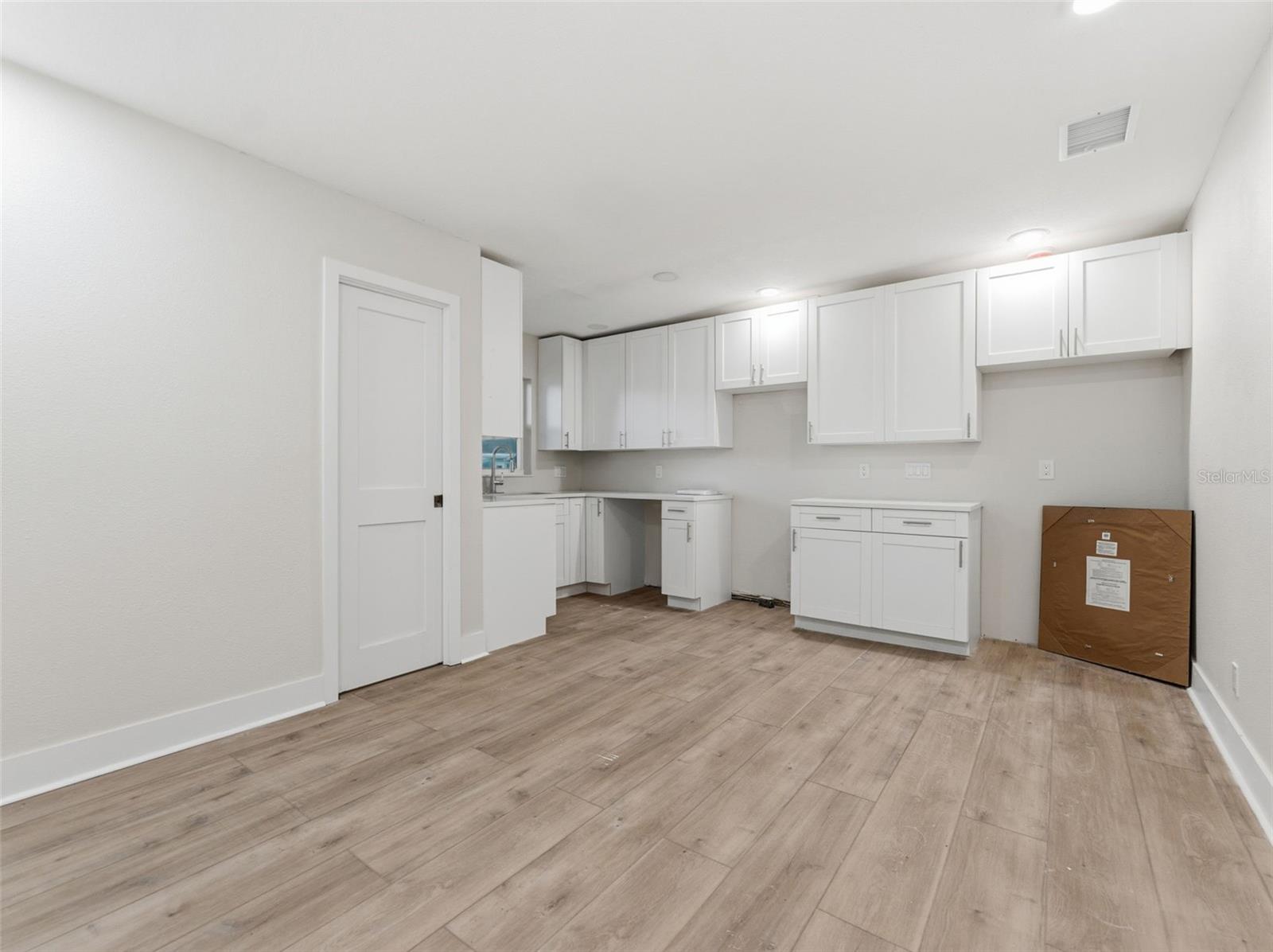 1714 W SAINT ISABEL ST — photo 29