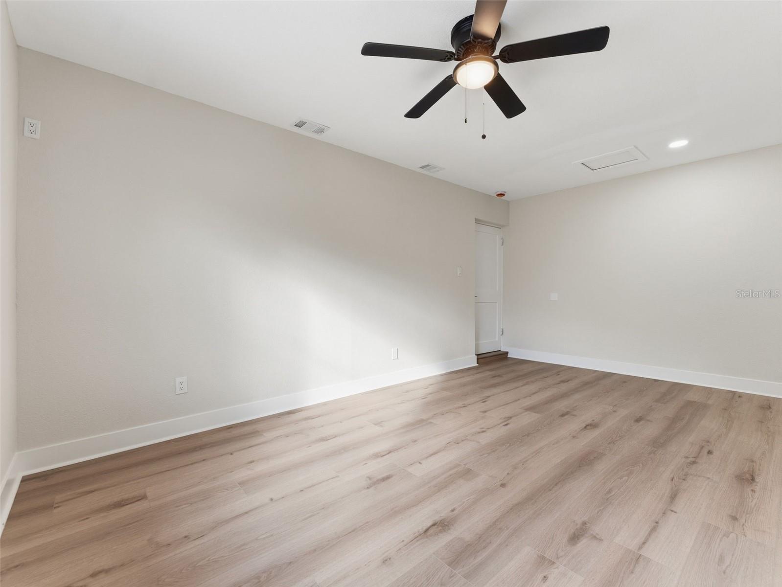 1714 W SAINT ISABEL ST — photo 17