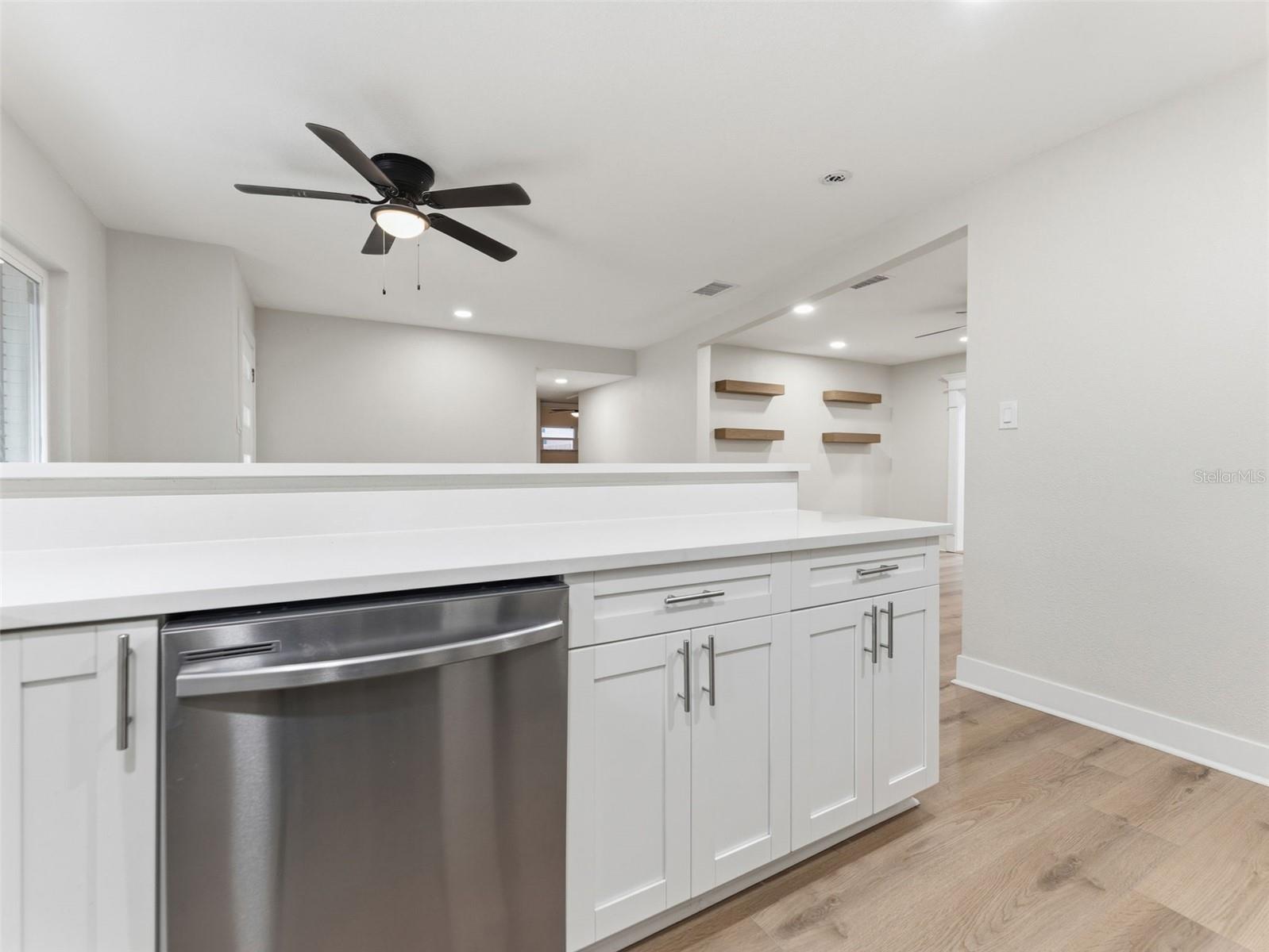 1714 W SAINT ISABEL ST — photo 13
