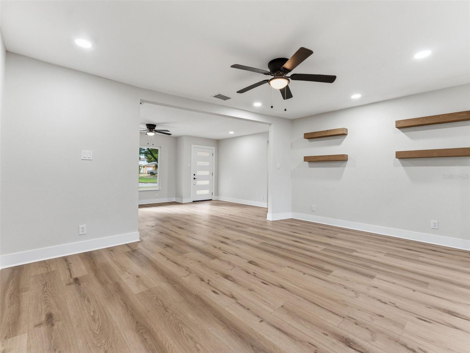 1714 W SAINT ISABEL ST — photo 15
