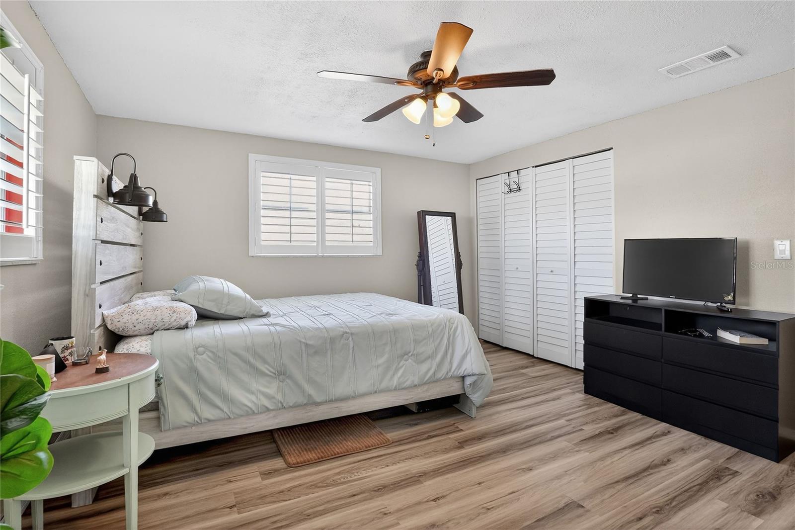6108 FAIRWAY BLVD — photo 22