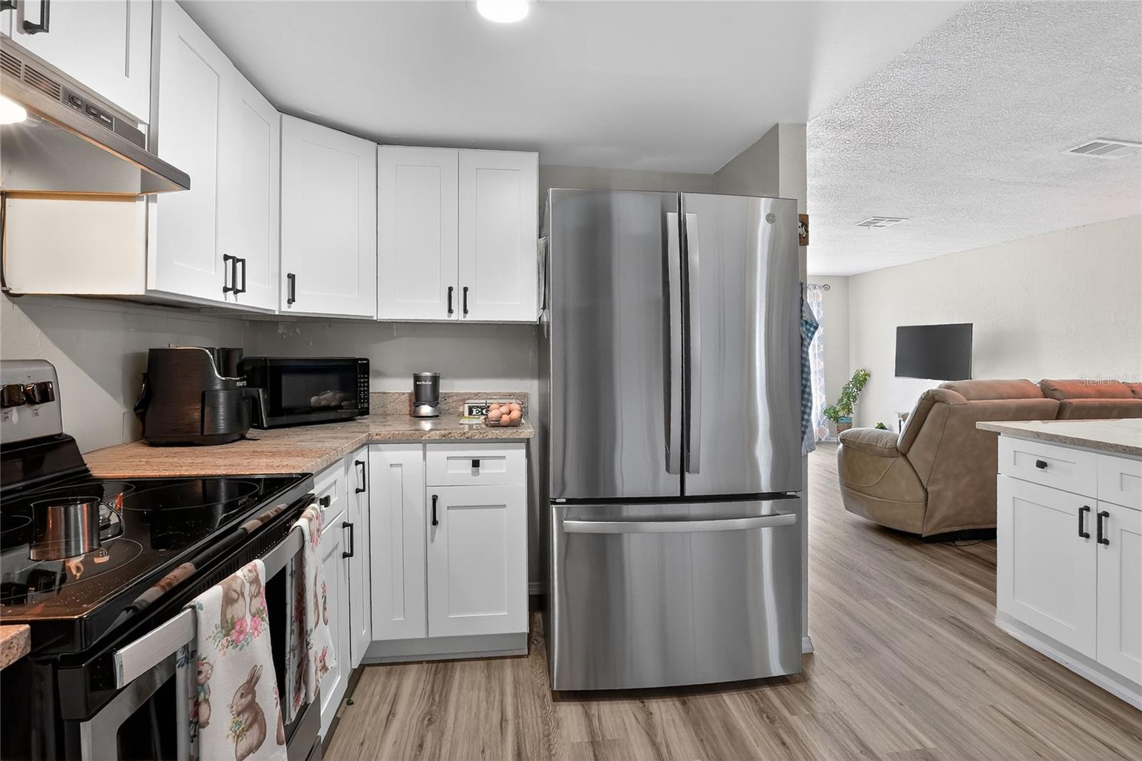 6108 FAIRWAY BLVD — photo 14
