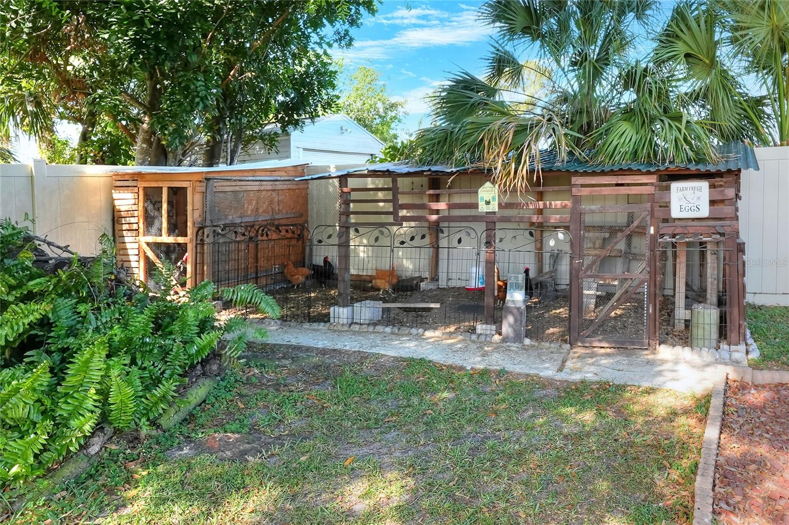 6108 FAIRWAY BLVD — photo 42