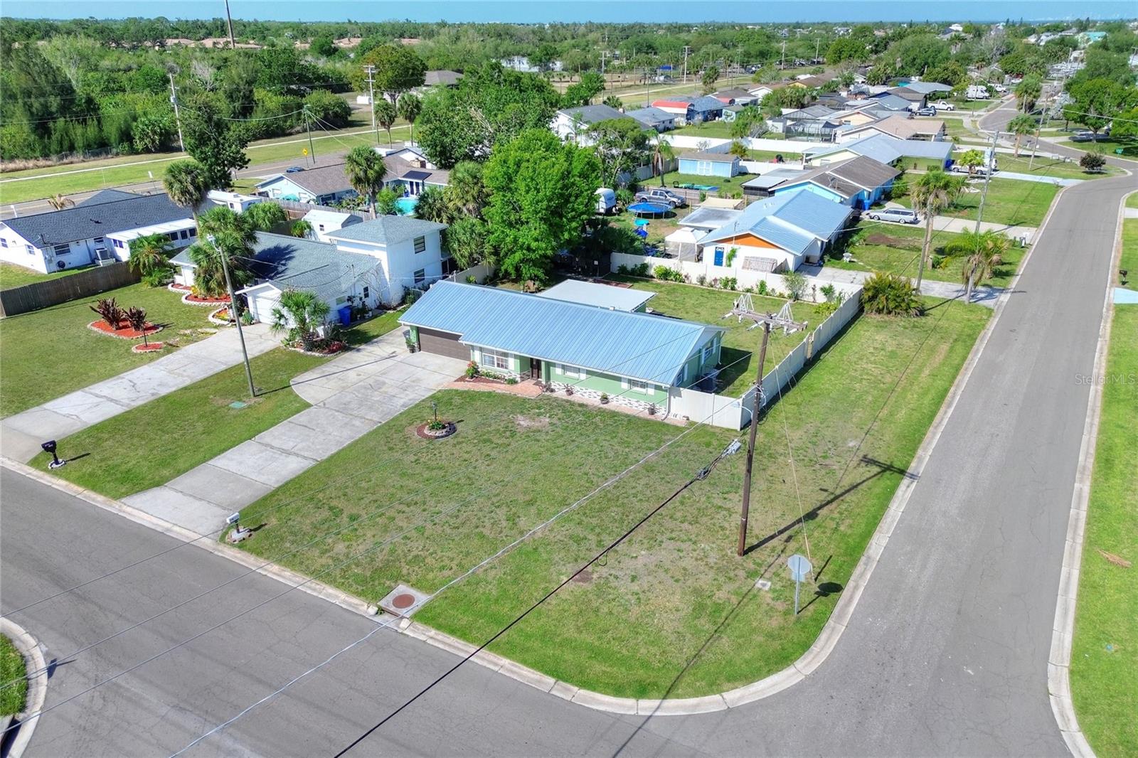 6108 FAIRWAY BLVD — photo 5