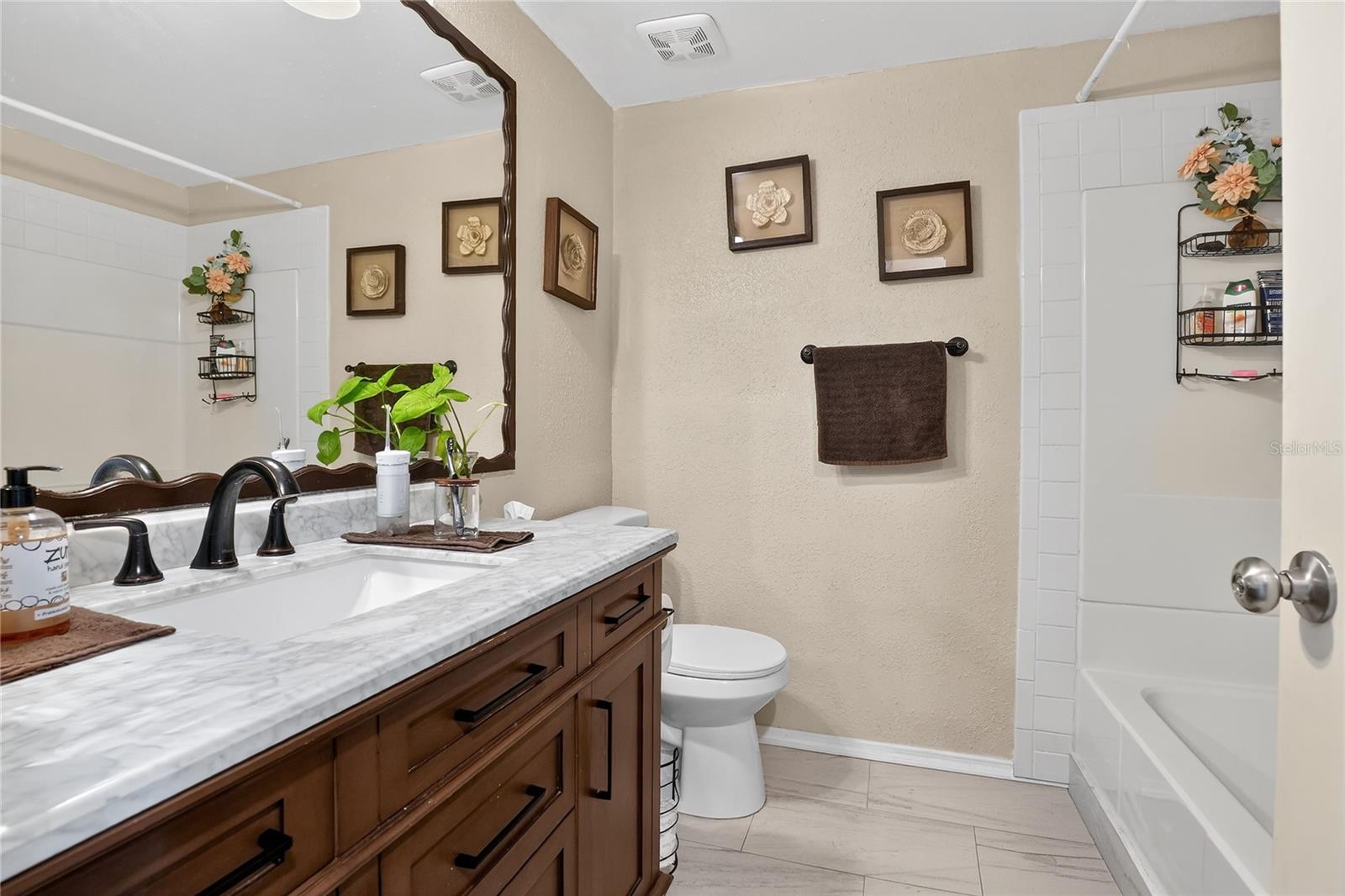 6108 FAIRWAY BLVD — photo 24