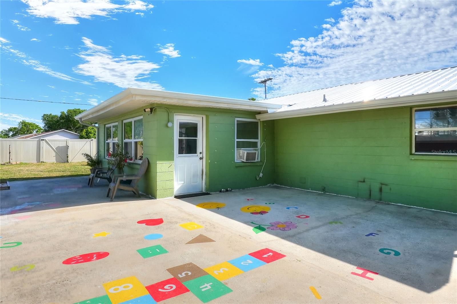 6108 FAIRWAY BLVD — photo 47