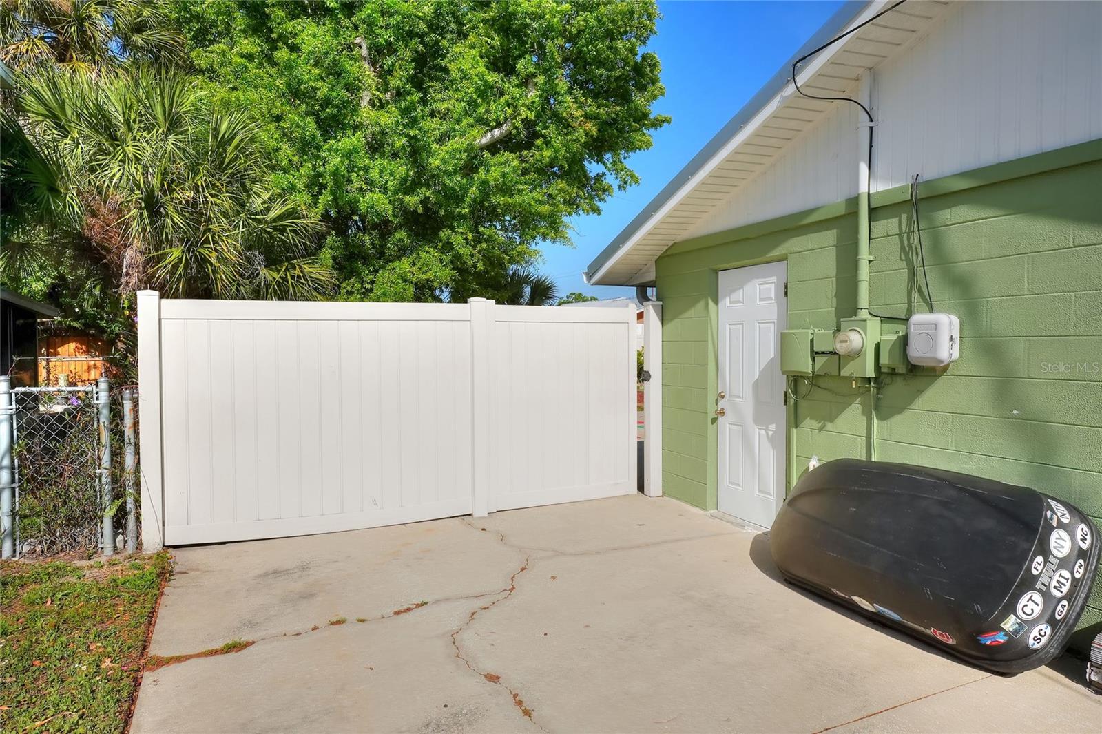 6108 FAIRWAY BLVD — photo 35