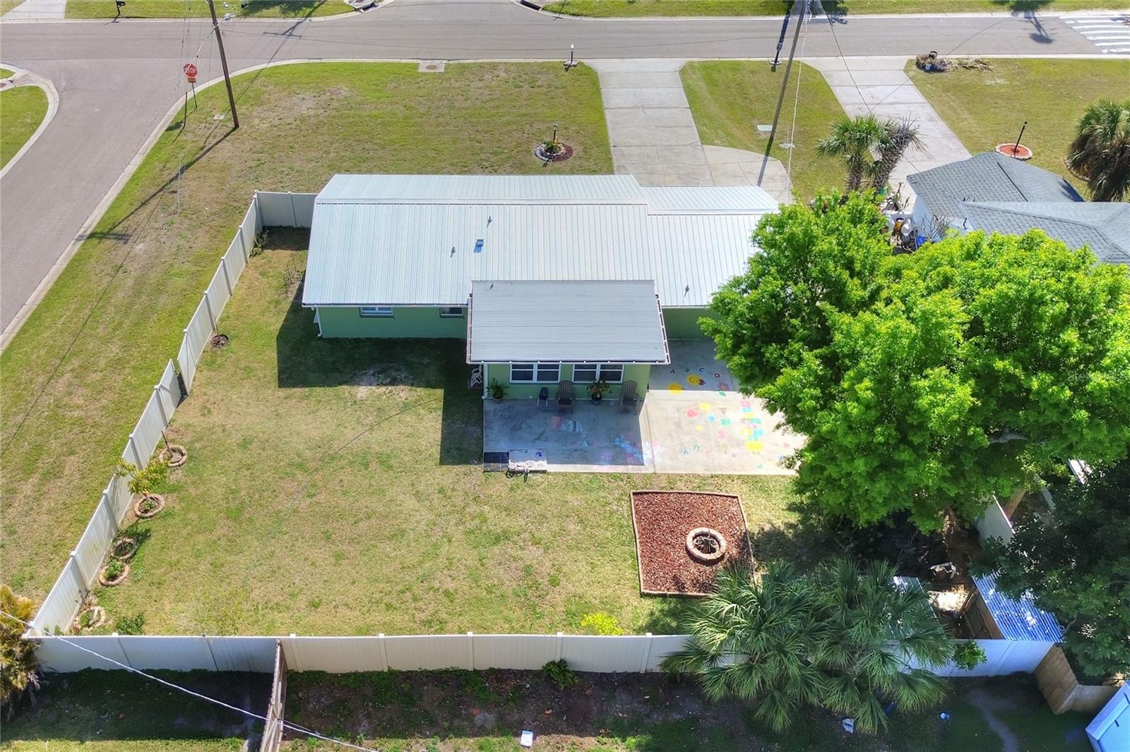 6108 FAIRWAY BLVD — photo 48
