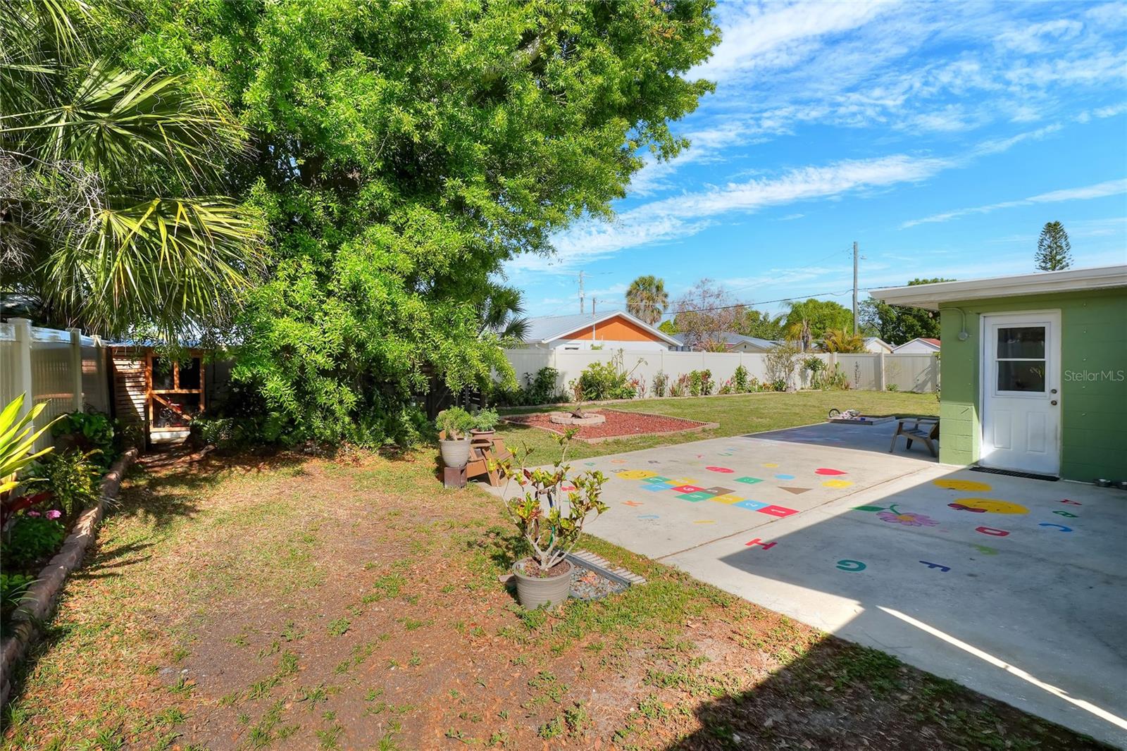 6108 FAIRWAY BLVD — photo 46