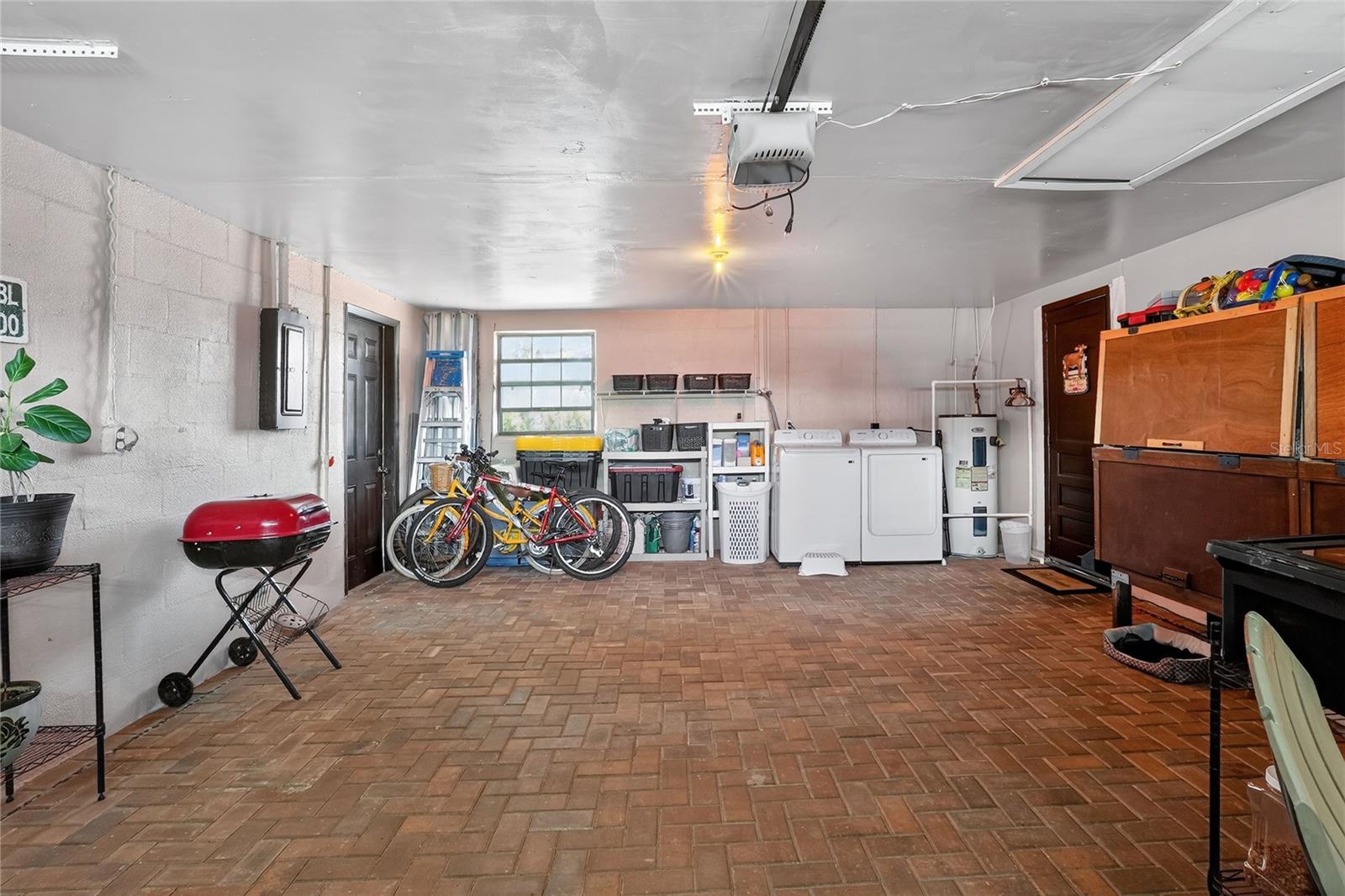6108 FAIRWAY BLVD — photo 33