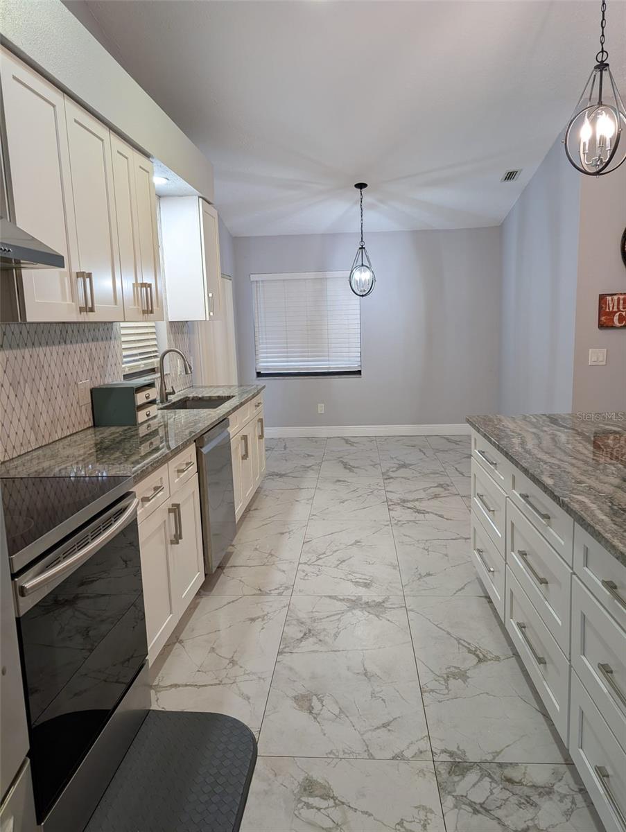 2106 WHITLOCK PL — photo 9