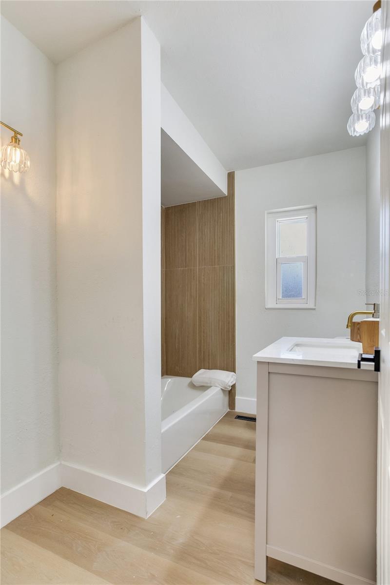 2753 VALENCIA DR — photo 34