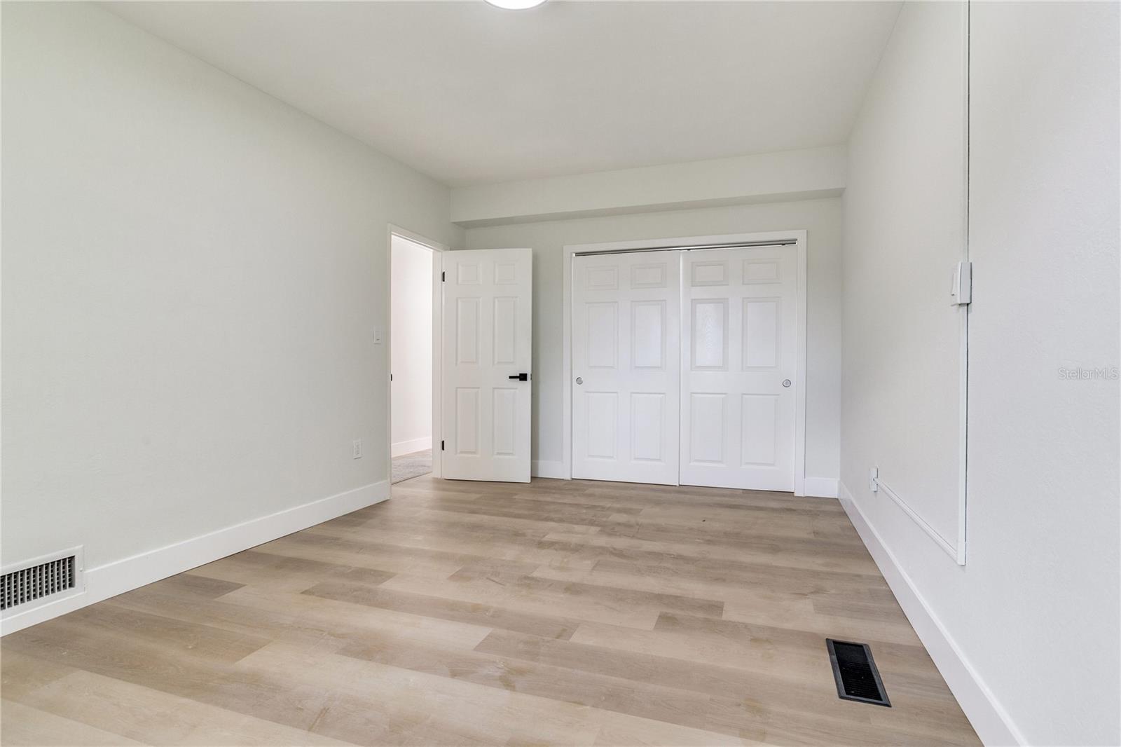 2753 VALENCIA DR — photo 39