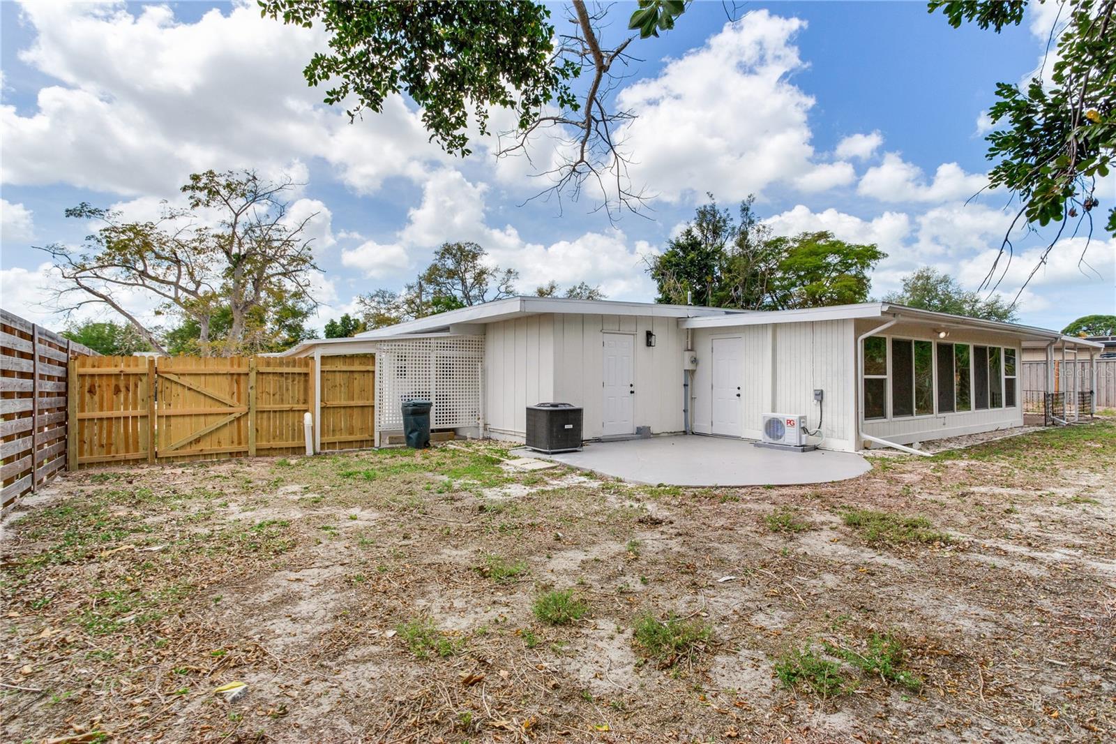 2753 VALENCIA DR — photo 45