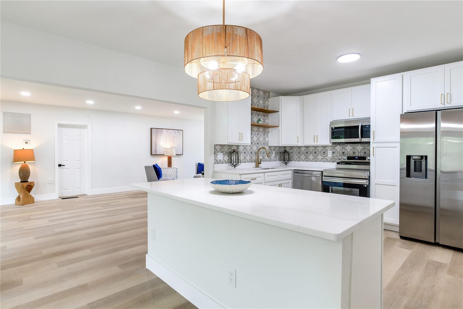 2753 VALENCIA DR — photo 23