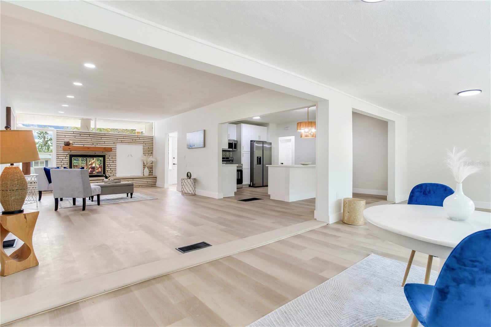 2753 VALENCIA DR — photo 20
