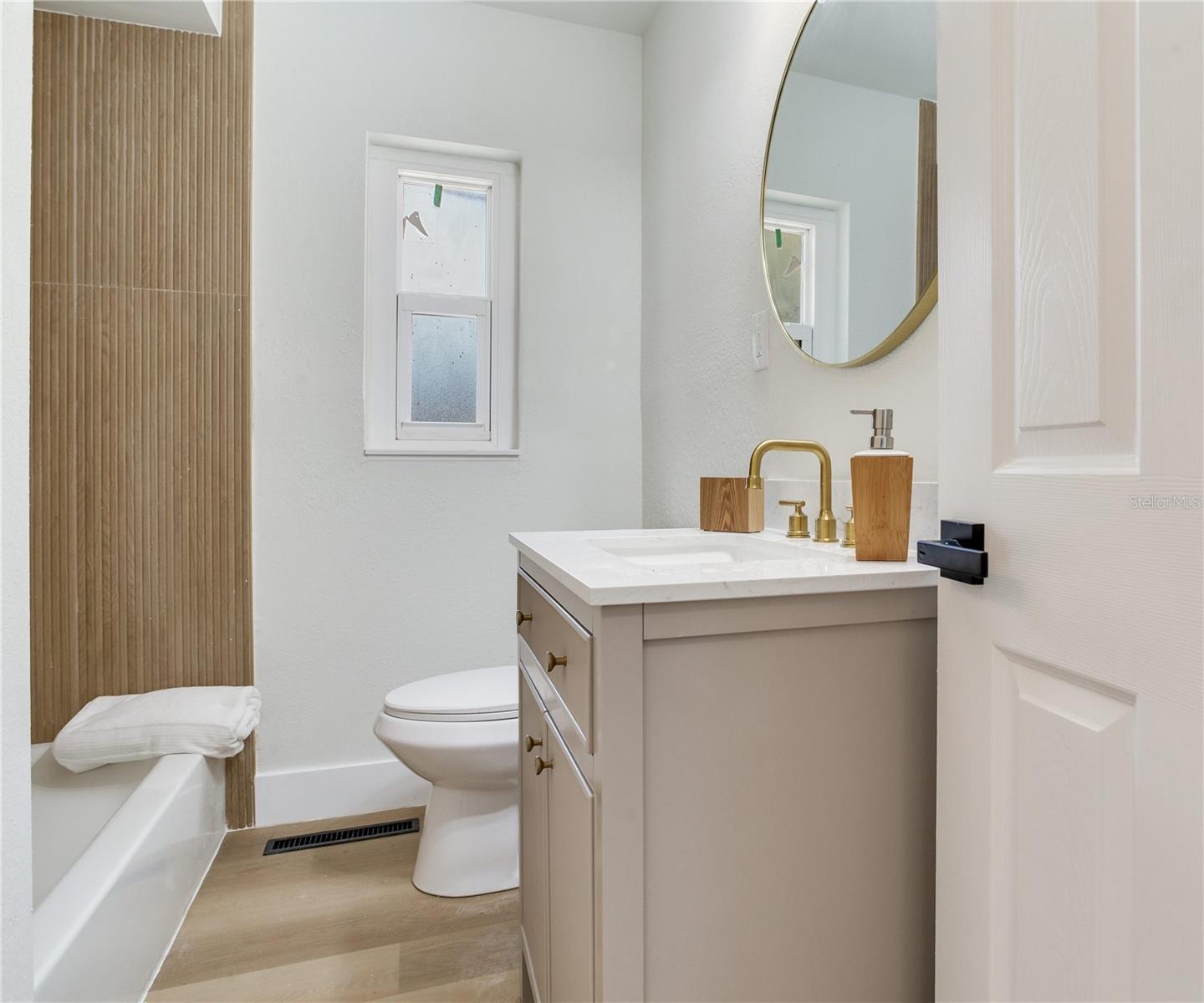 2753 VALENCIA DR — photo 35