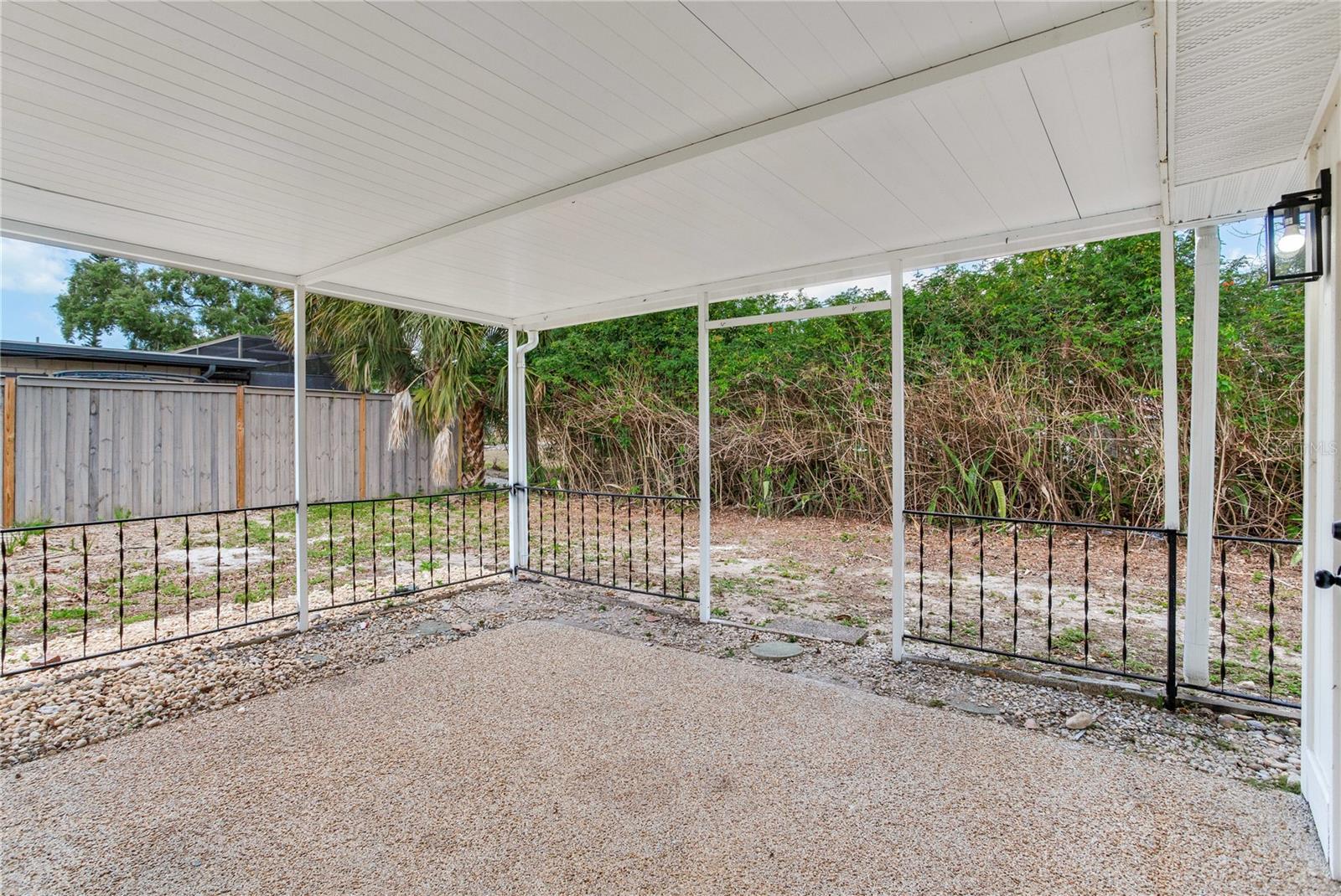2753 VALENCIA DR — photo 41