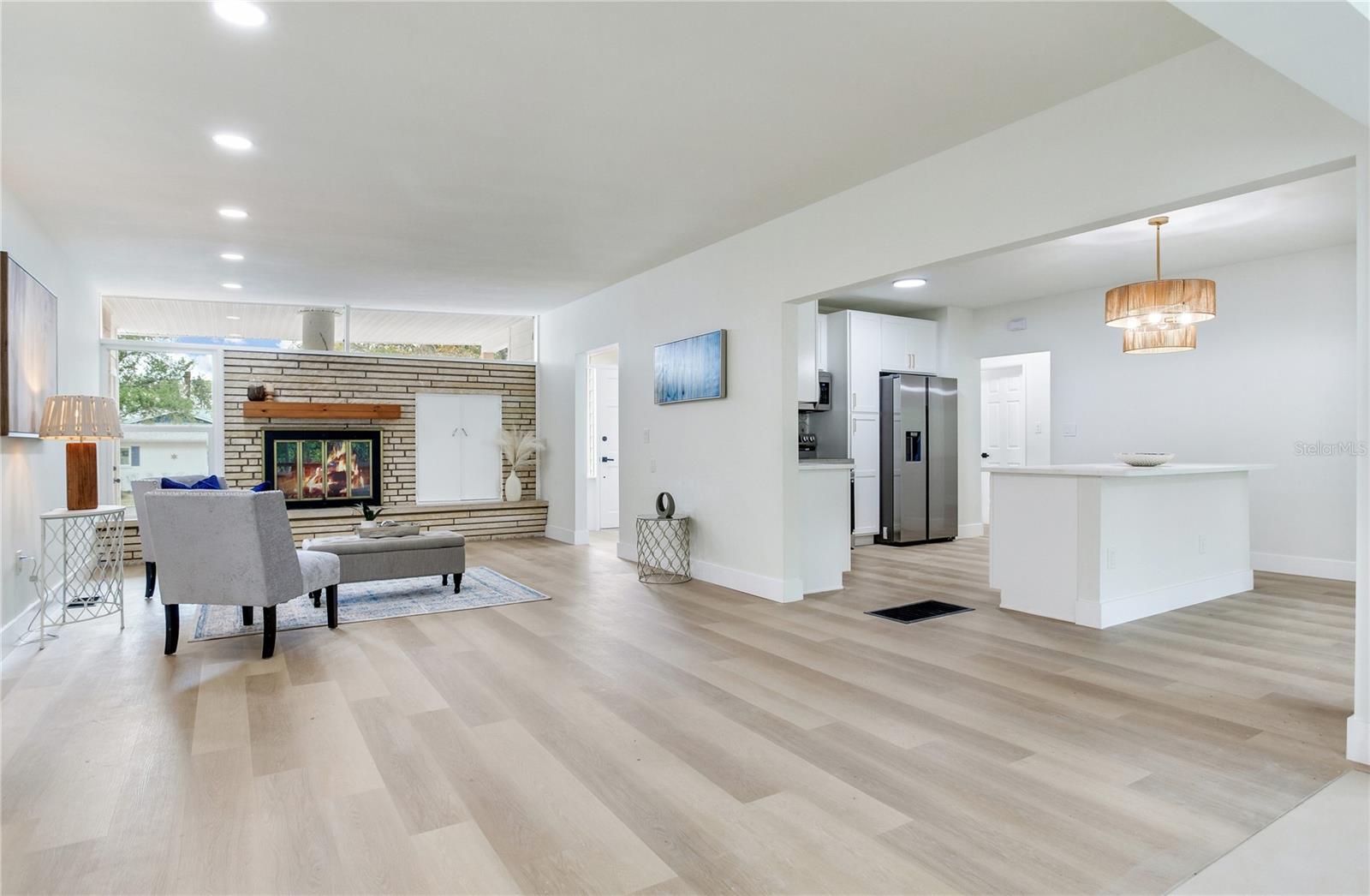 2753 VALENCIA DR — photo 15