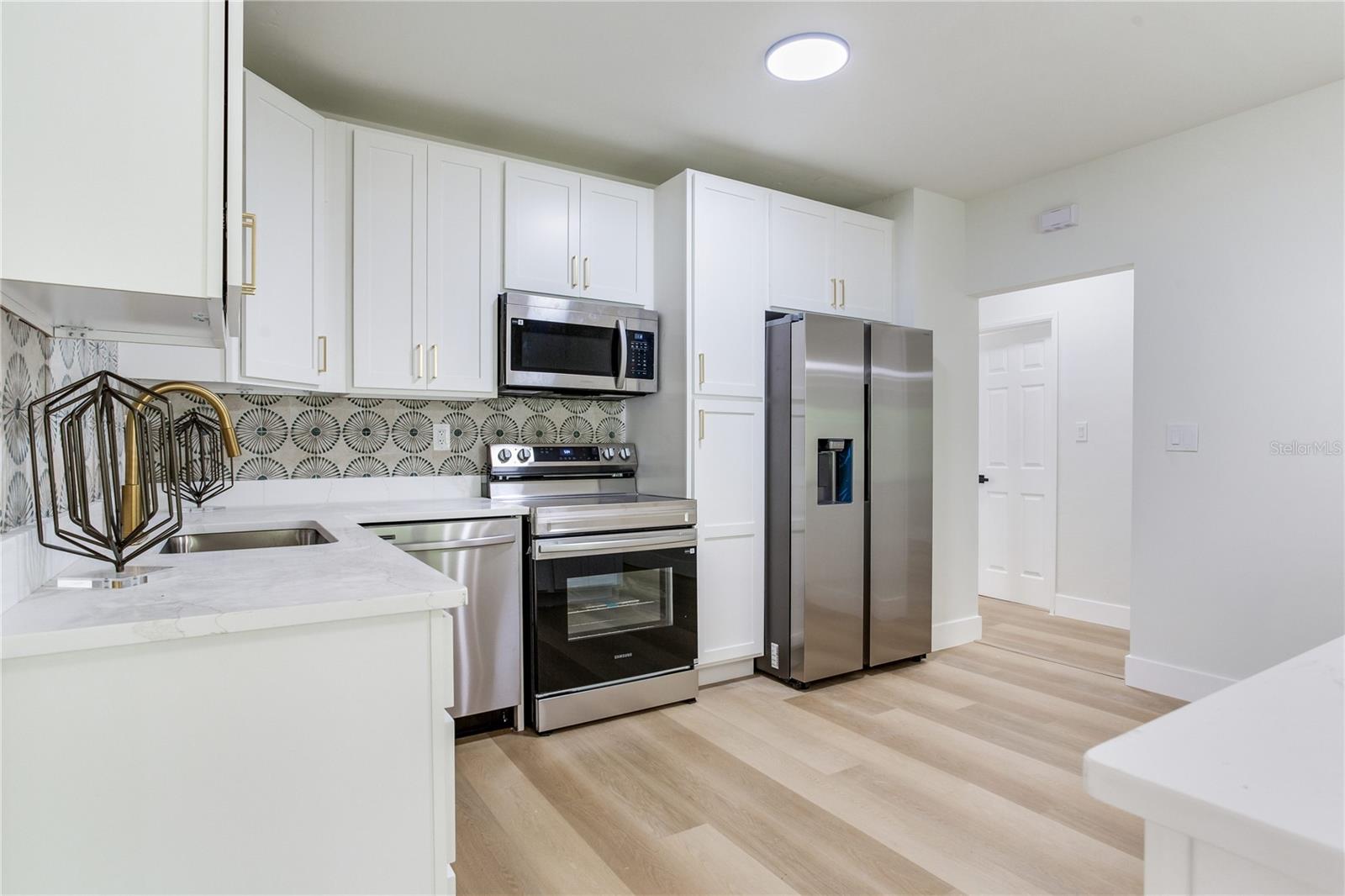 2753 VALENCIA DR — photo 26