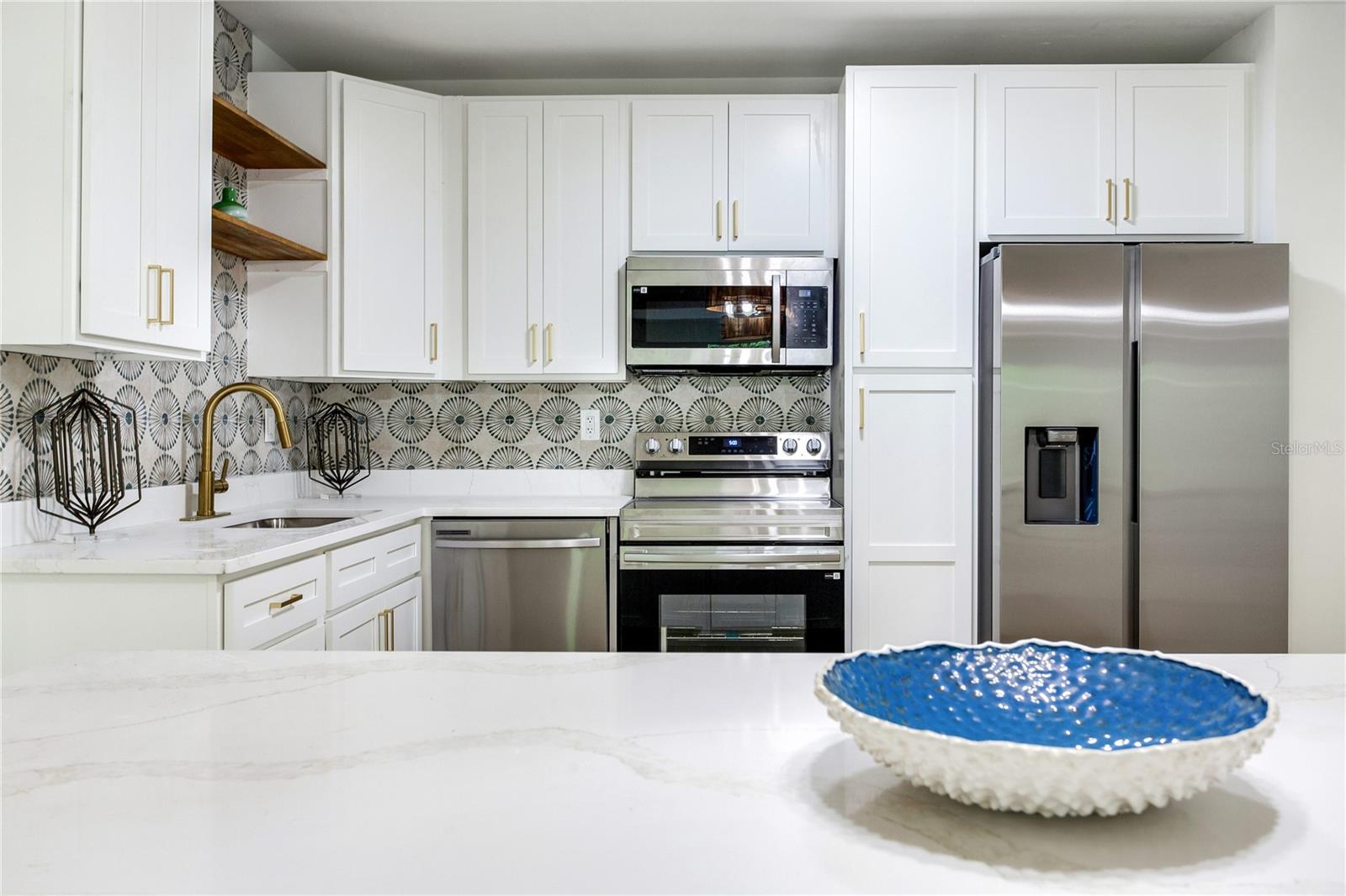 2753 VALENCIA DR — photo 24