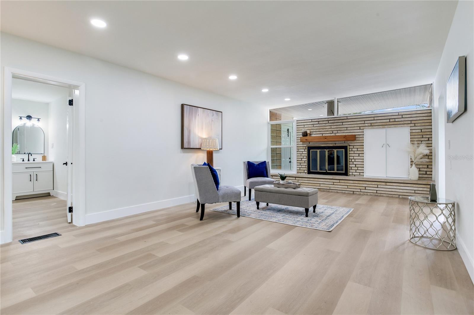 2753 VALENCIA DR — photo 12