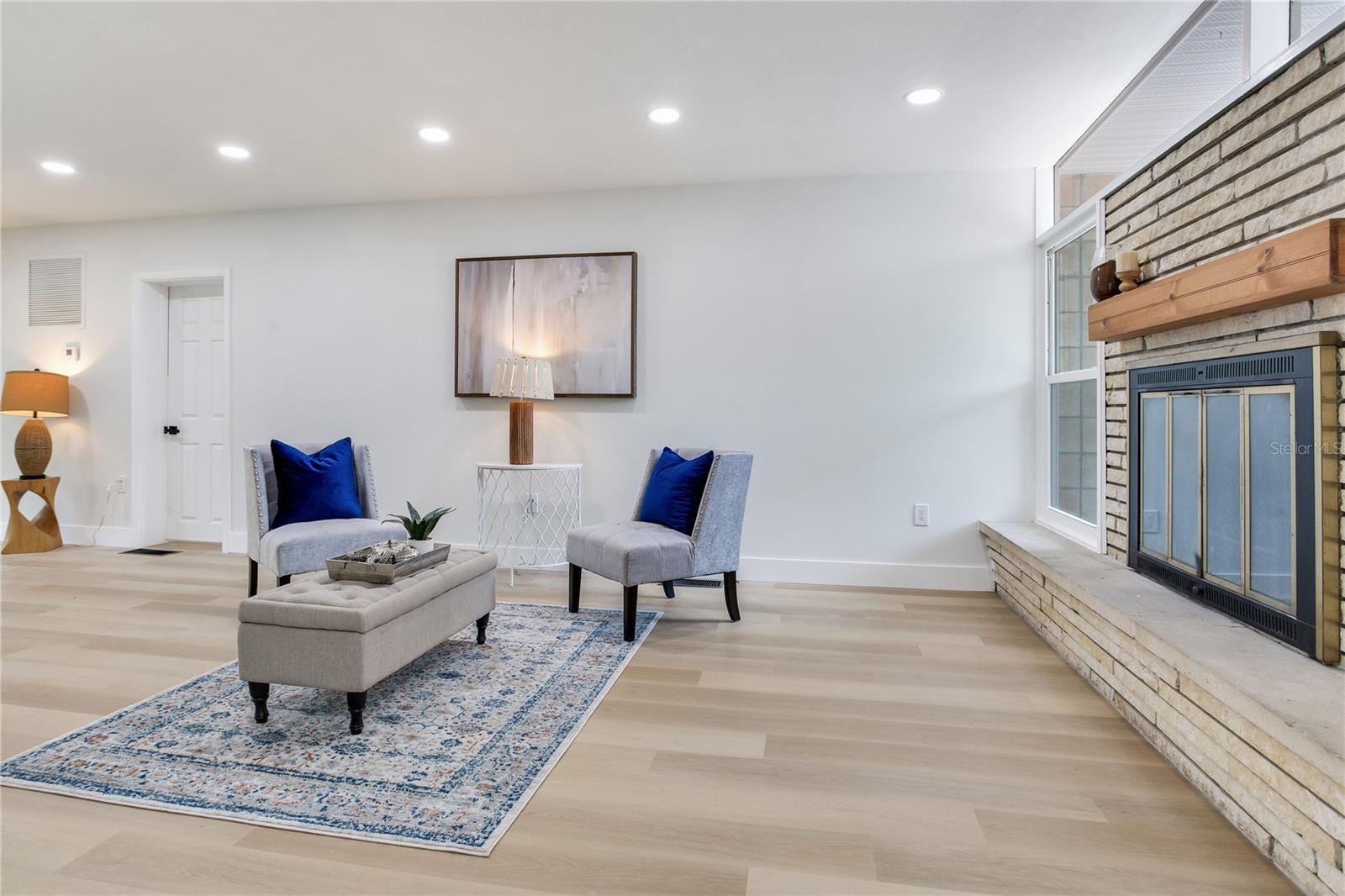 2753 VALENCIA DR — photo 6