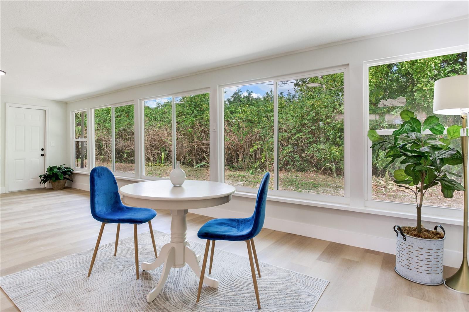 2753 VALENCIA DR — photo 17