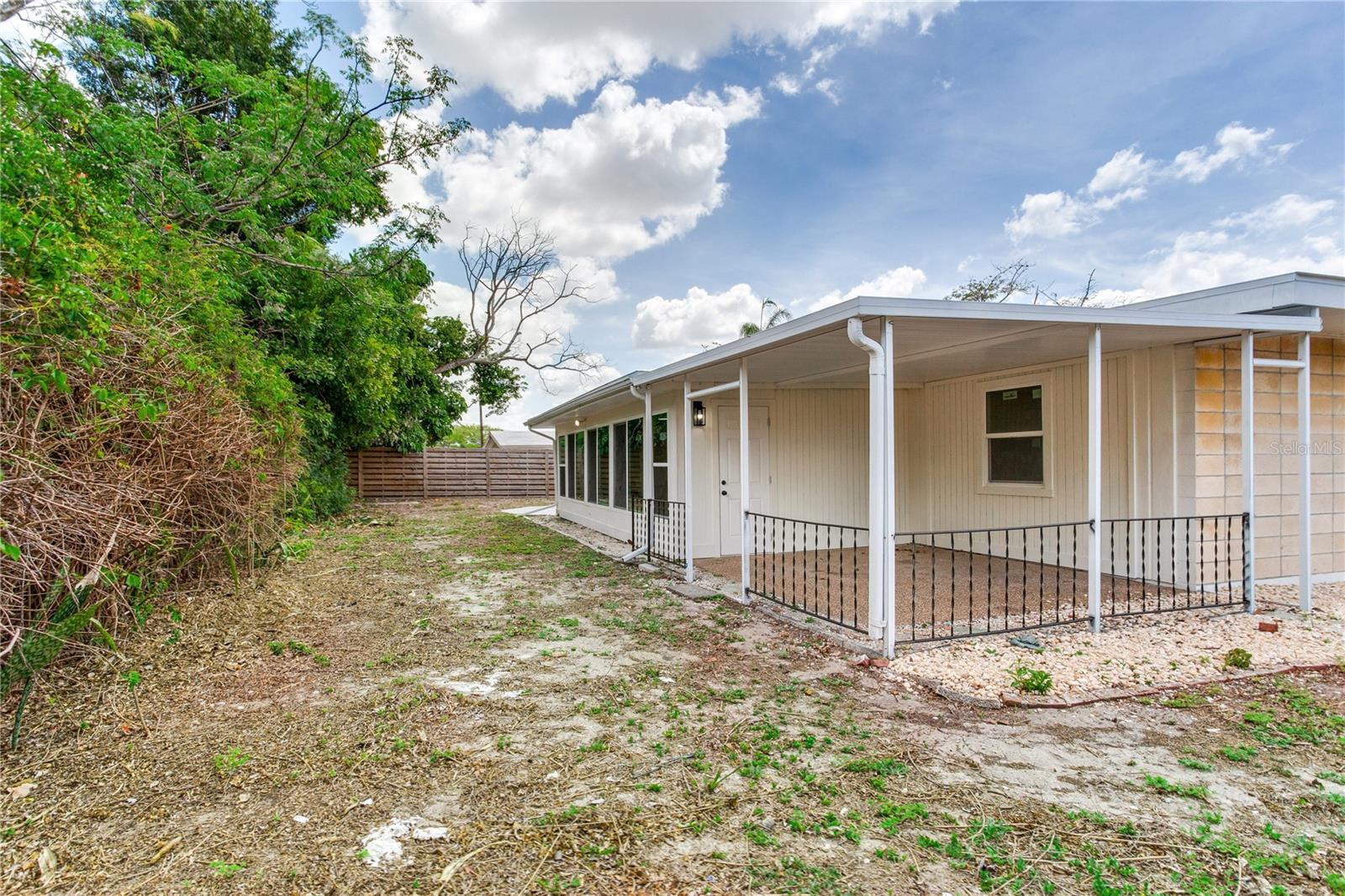 2753 VALENCIA DR — photo 44