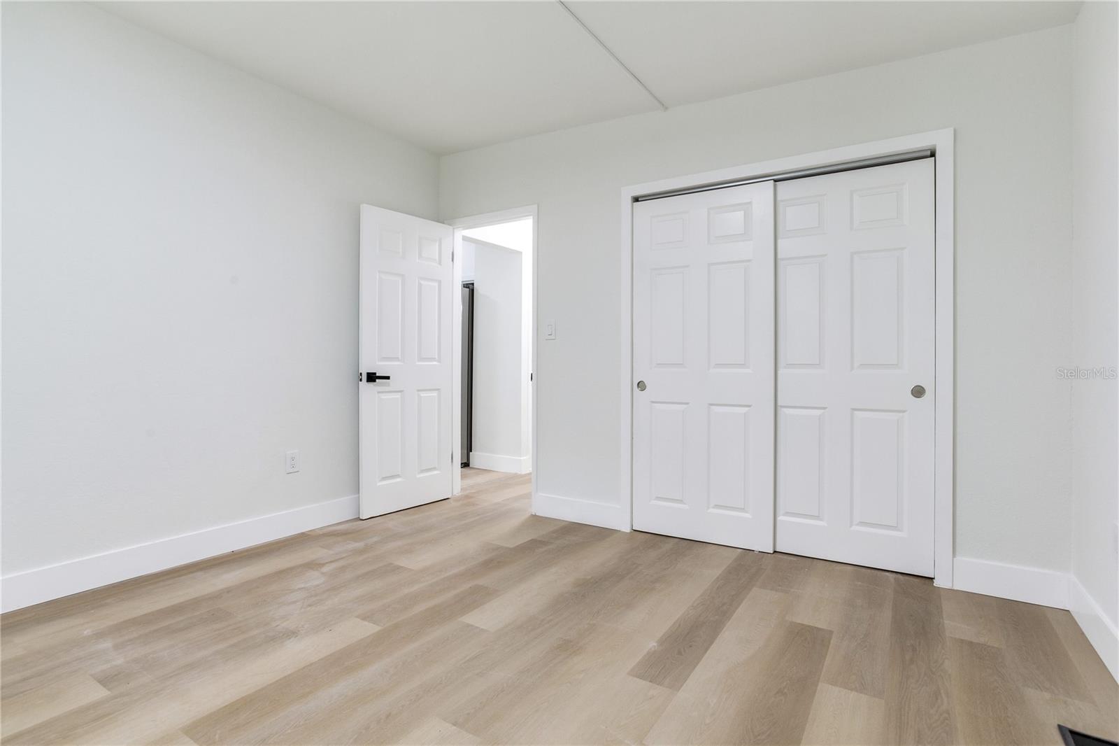 2753 VALENCIA DR — photo 33