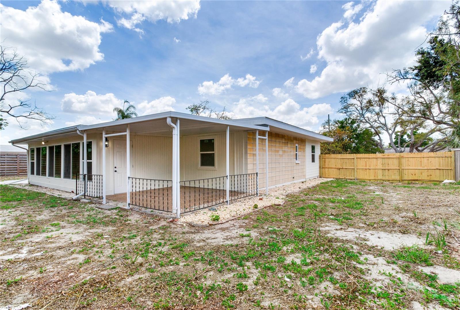 2753 VALENCIA DR — photo 42