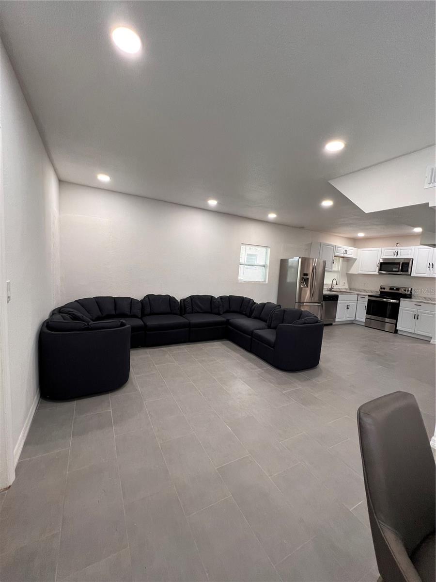 612 S LINCOLN AVE — photo 7