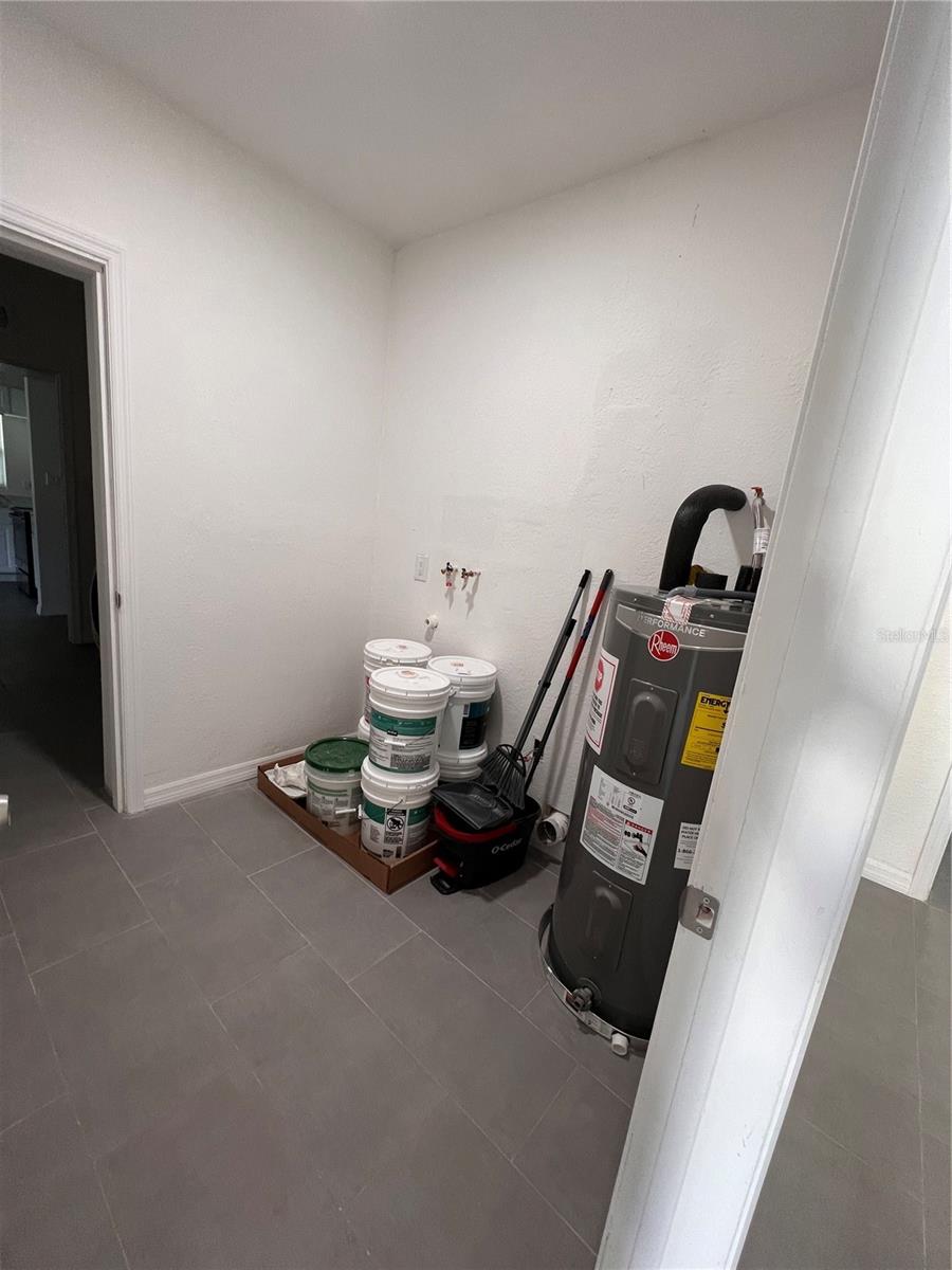 612 S LINCOLN AVE — photo 16