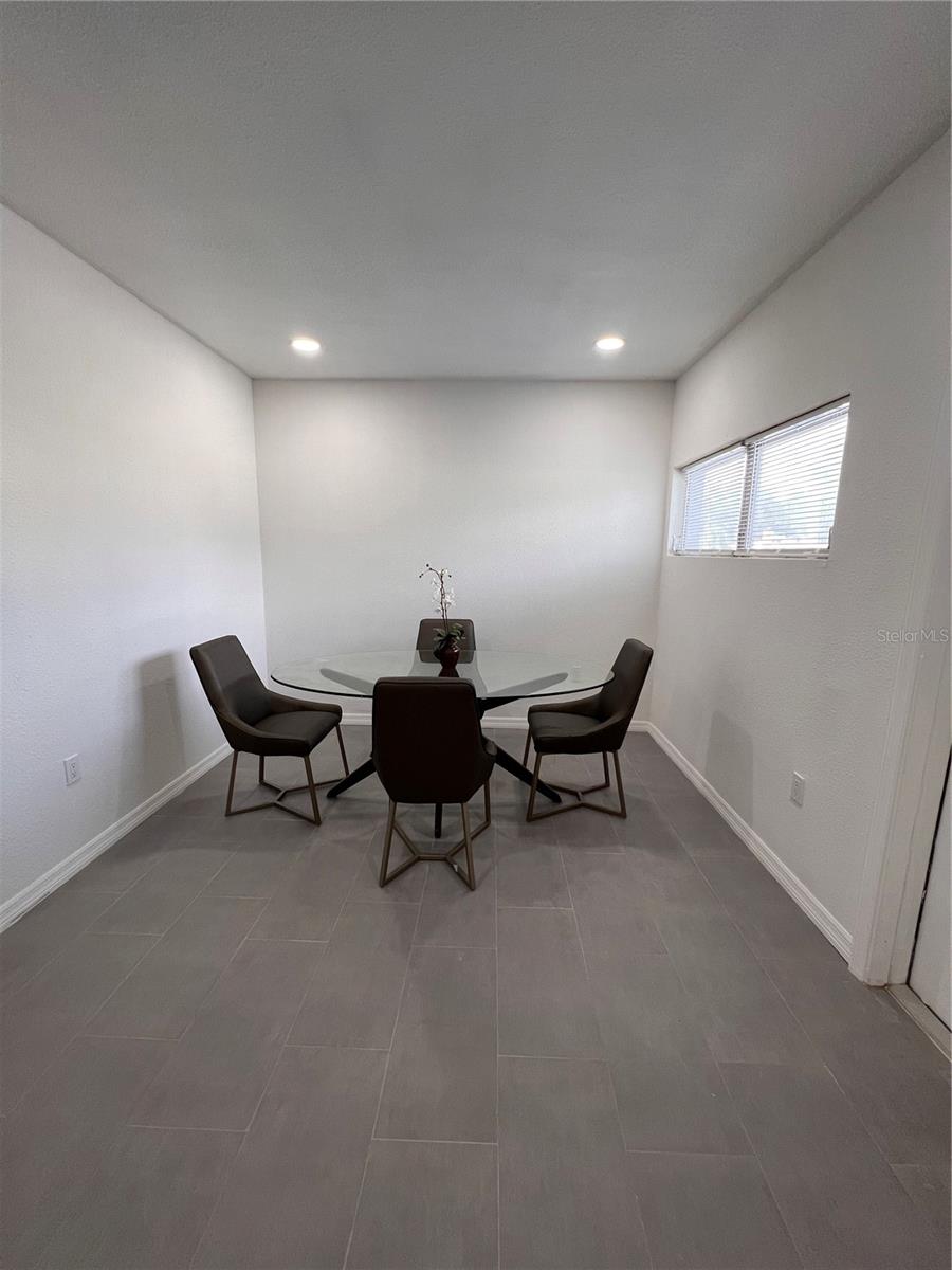 612 S LINCOLN AVE — photo 9